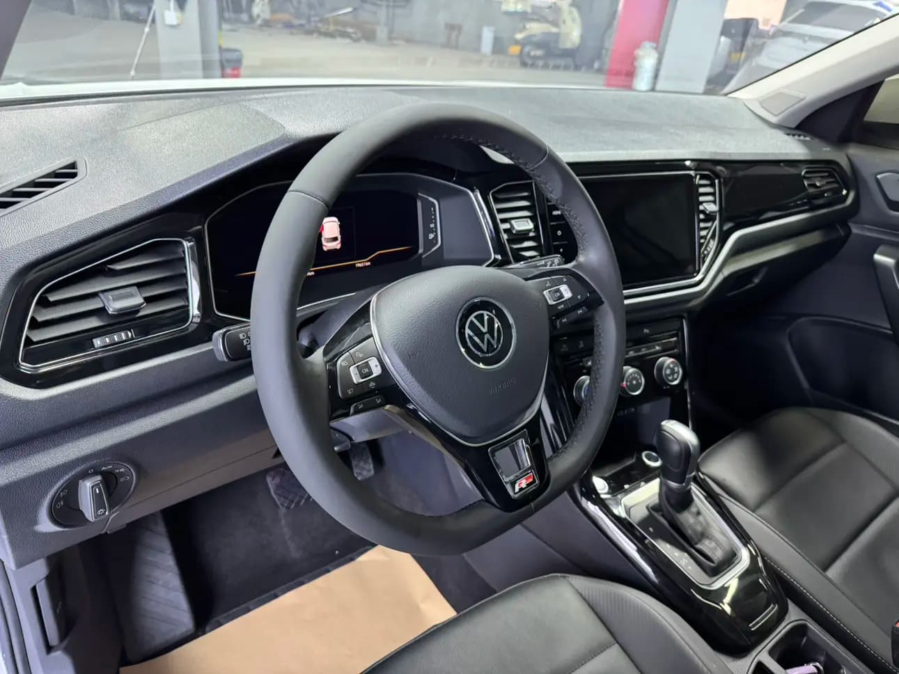 Volkswagen T-Roc 2023 г. 19144 км. — фото 15