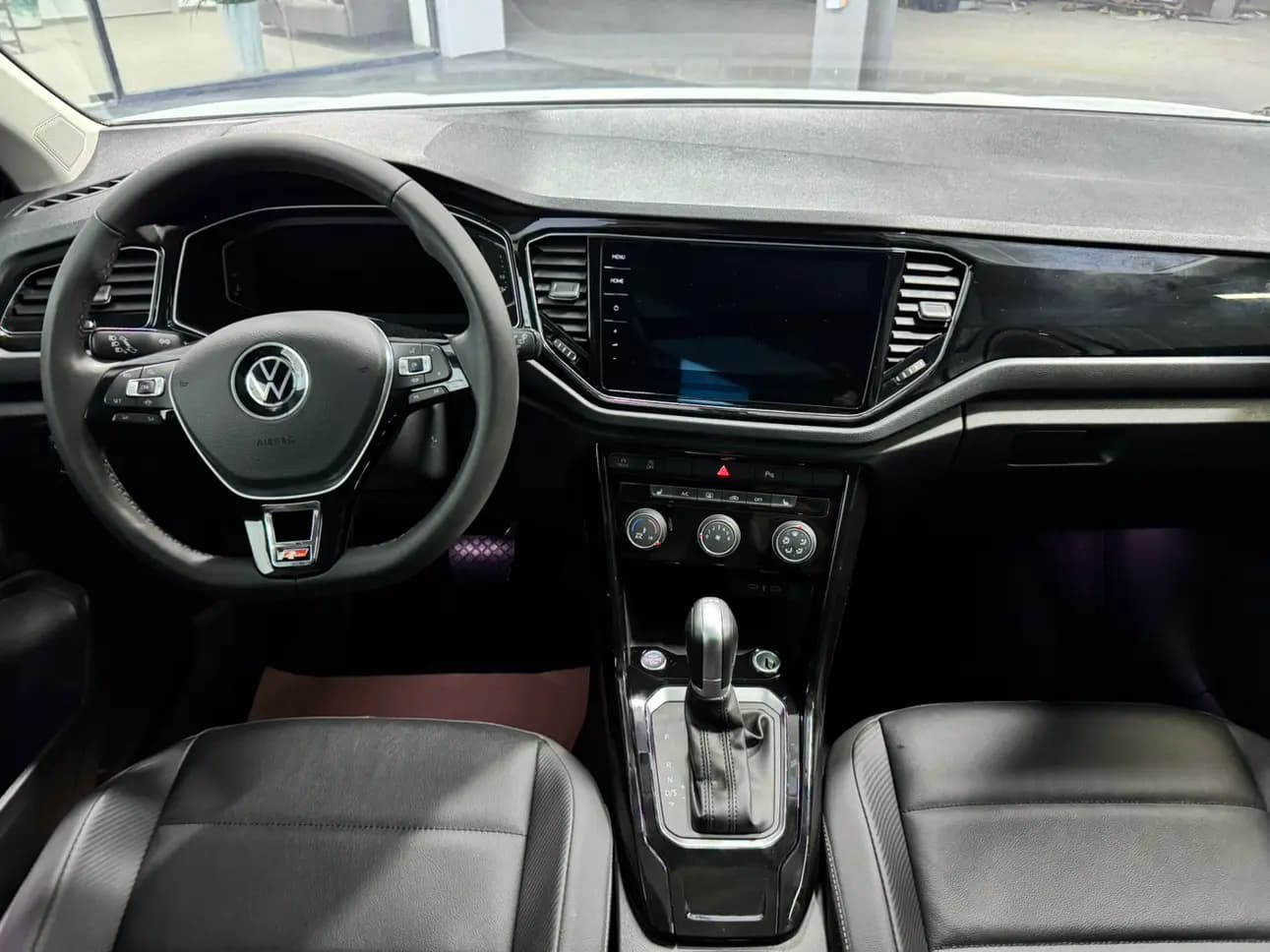 Volkswagen T-Roc 2023 г. 19144 км. — фото 16
