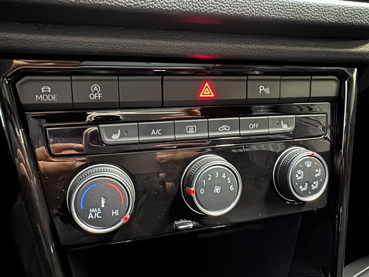 Volkswagen T-Roc 2023 г. 19144 км. — фото 8