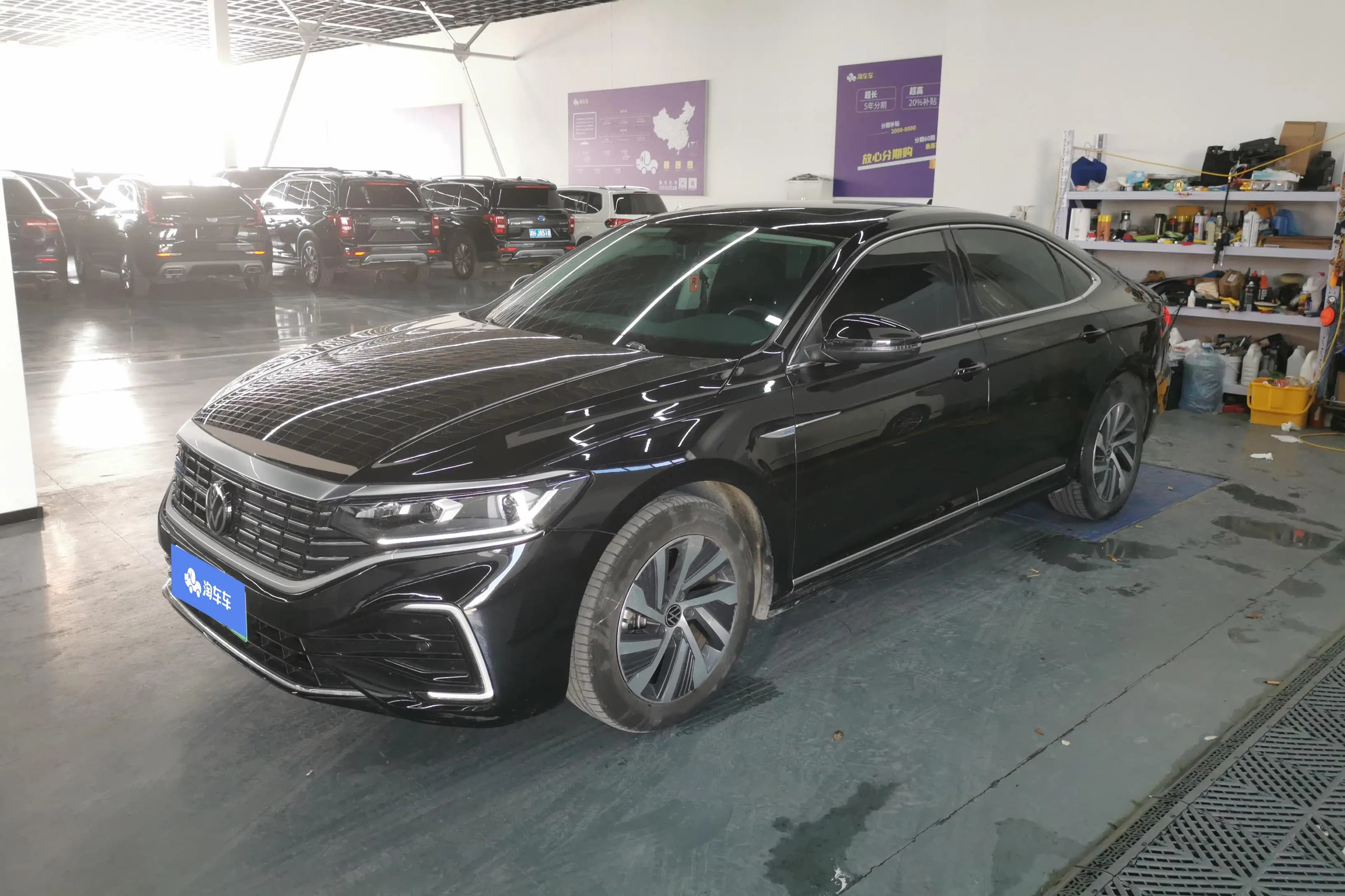 Volkswagen Passat PHEV 2023 г. 47800 км.
