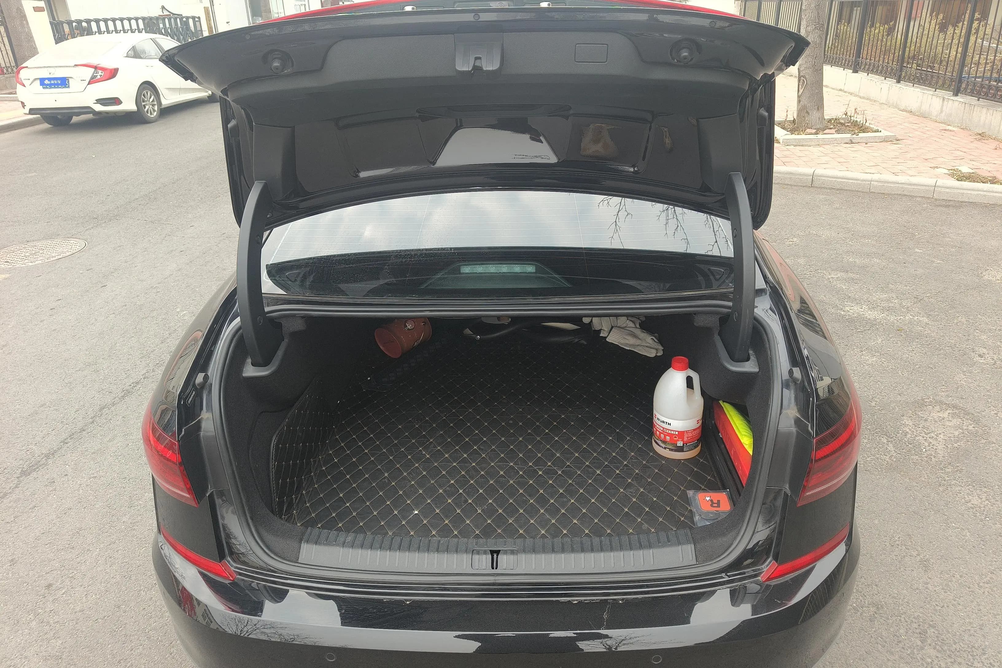 Volkswagen Passat PHEV 2023 г. 47800 км. — фото 17