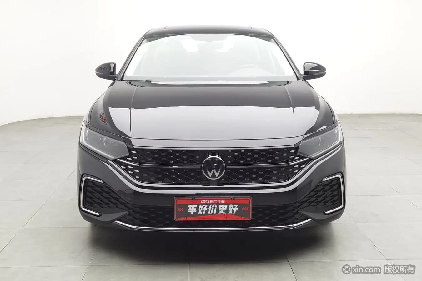 Volkswagen Passat 2023 г. 44902 км. — фото 2