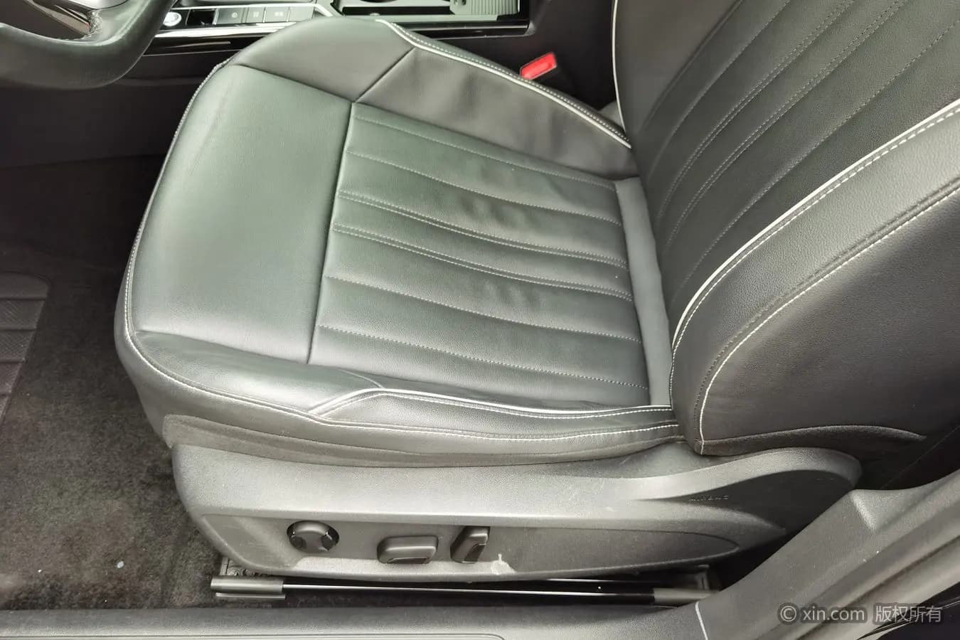 Volkswagen Passat 2023 г. 44902 км. — фото 18