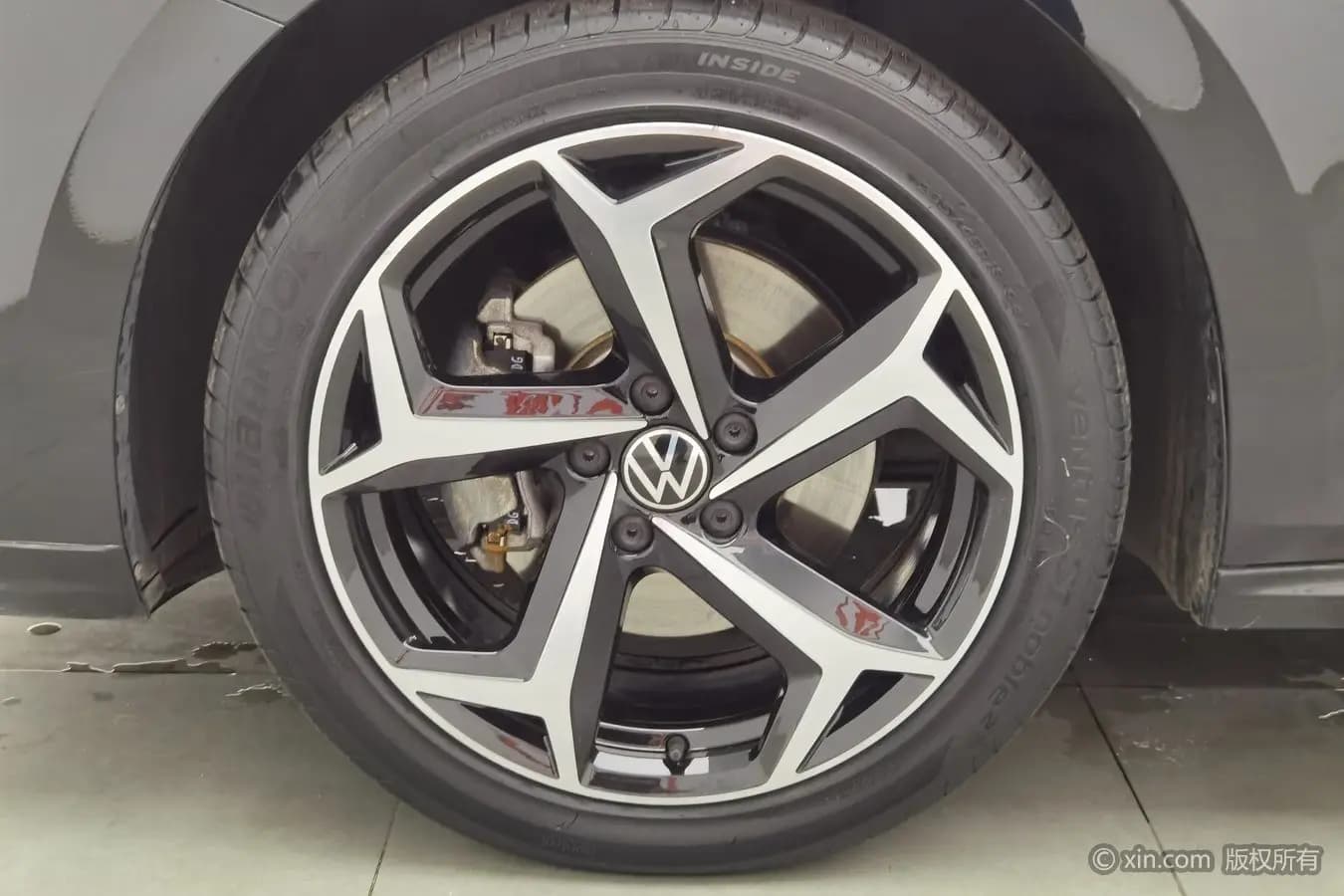Volkswagen Passat 2023 г. 44902 км. — фото 8