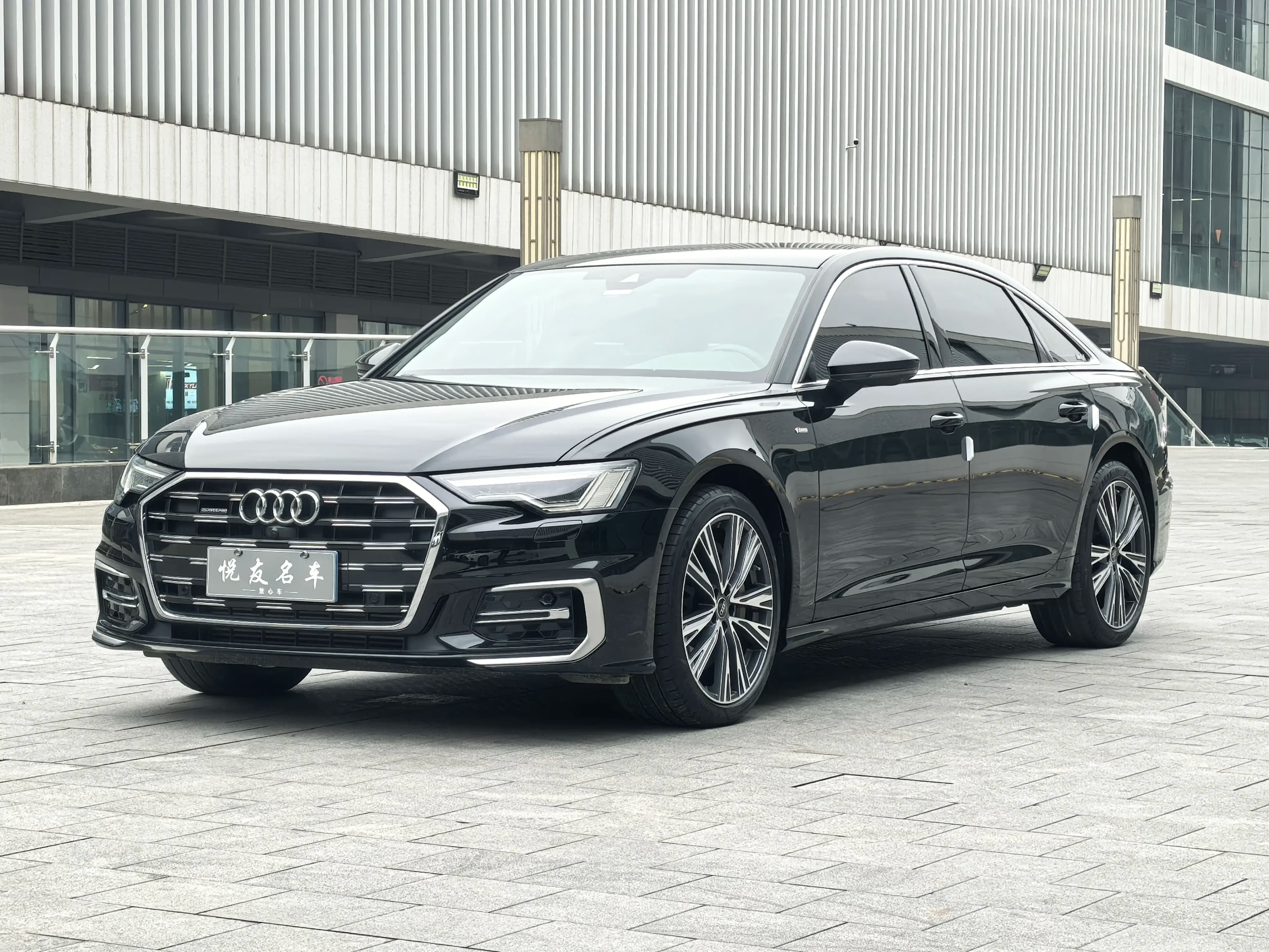 Audi A6L 2024 г. 30104 км.