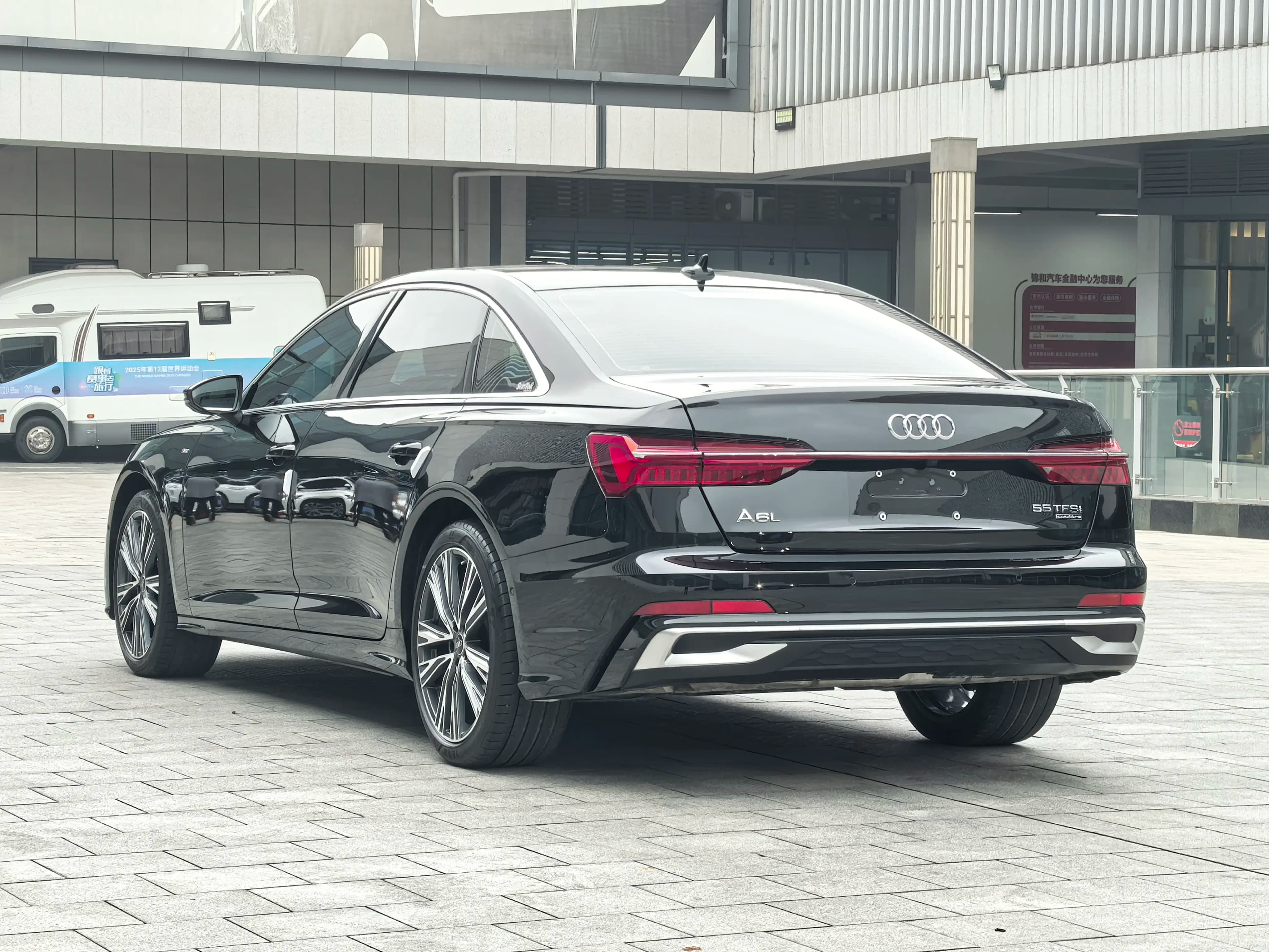 Audi A6L 2024 г. 30104 км. — фото 4