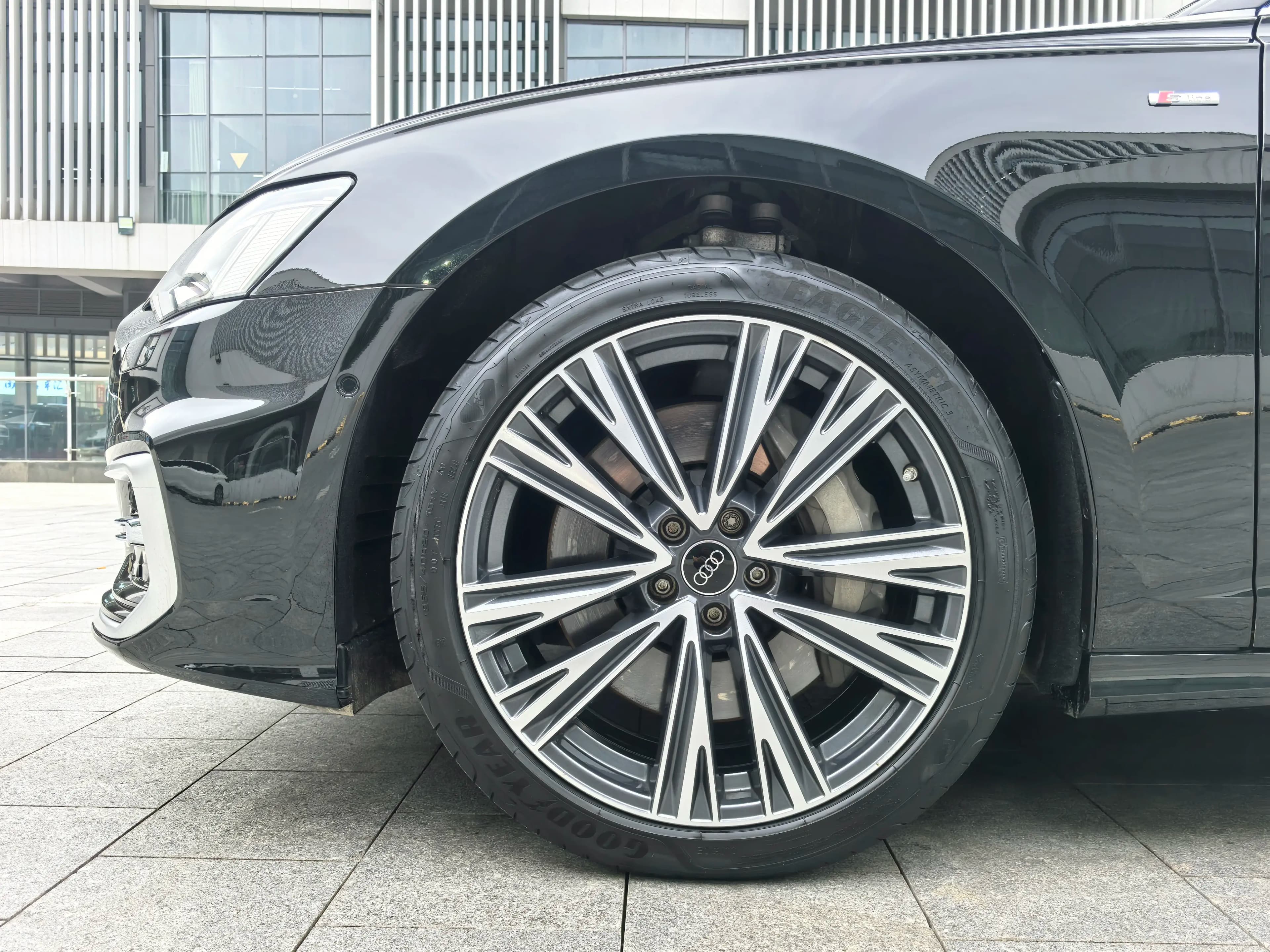 Audi A6L 2024 г. 30104 км. — фото 10