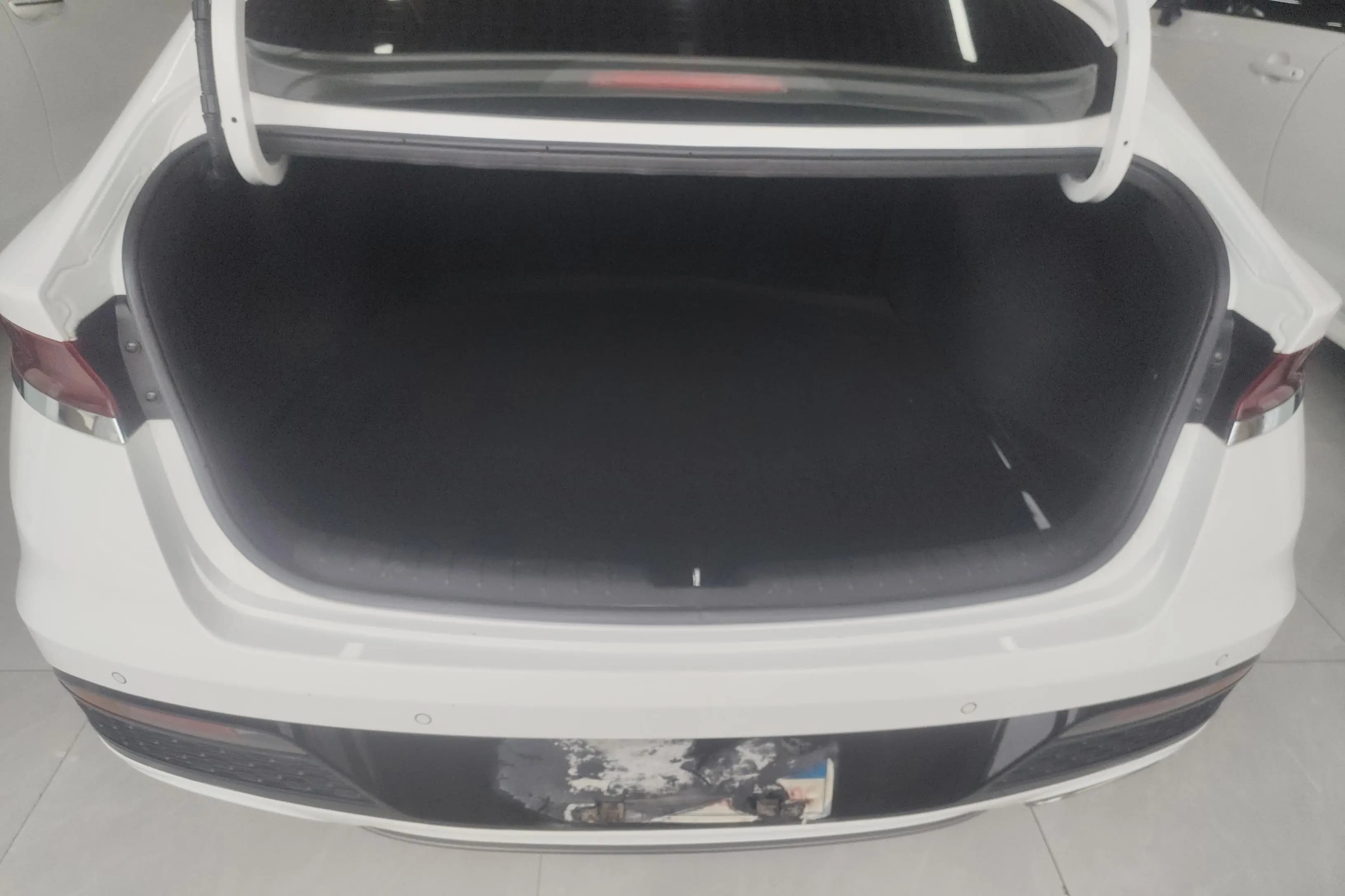 Hyundai Lafesta 2021 г. 67064 км. — фото 17