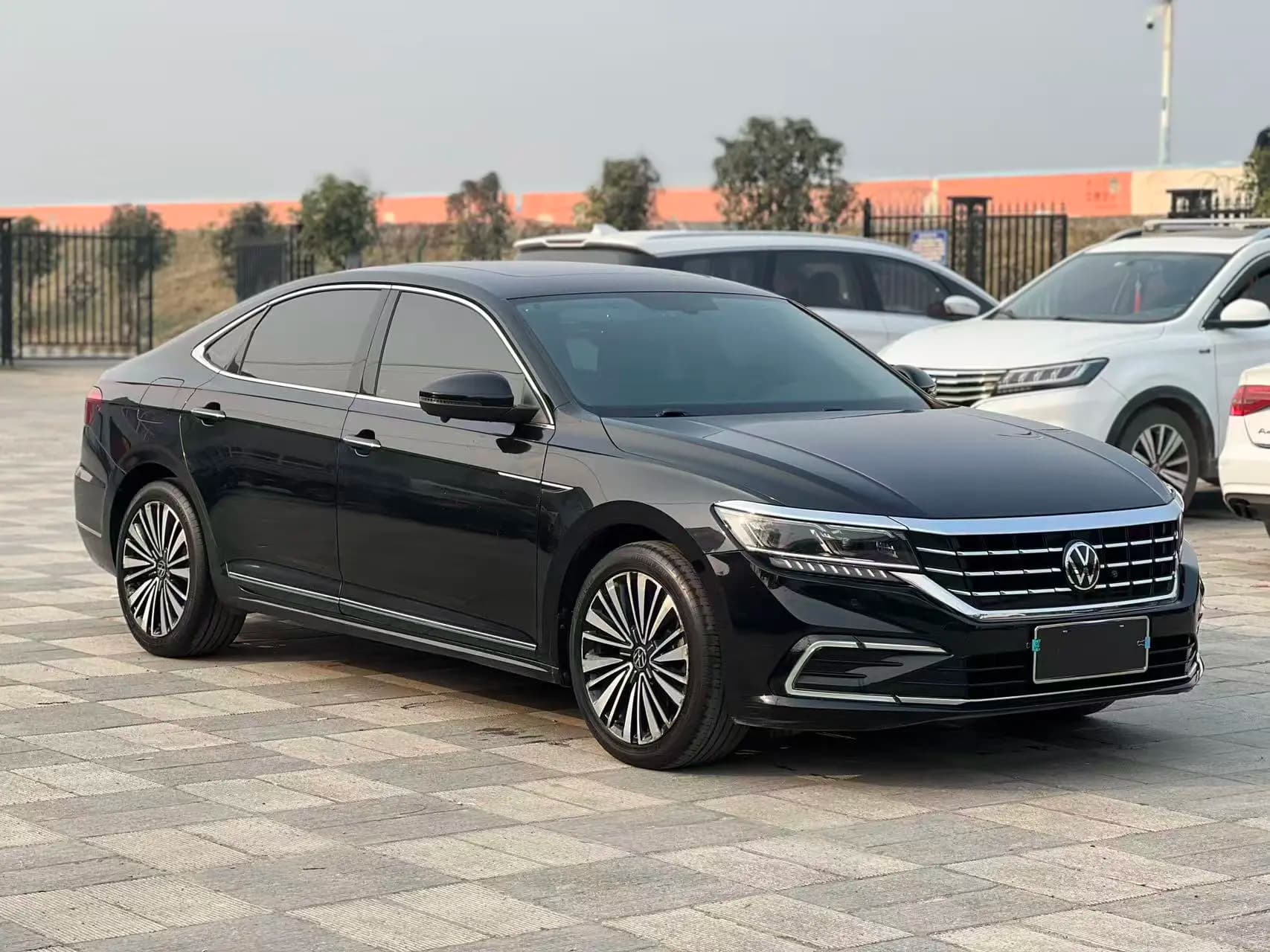 Volkswagen Passat 2021 г. 110005 км. — фото 3