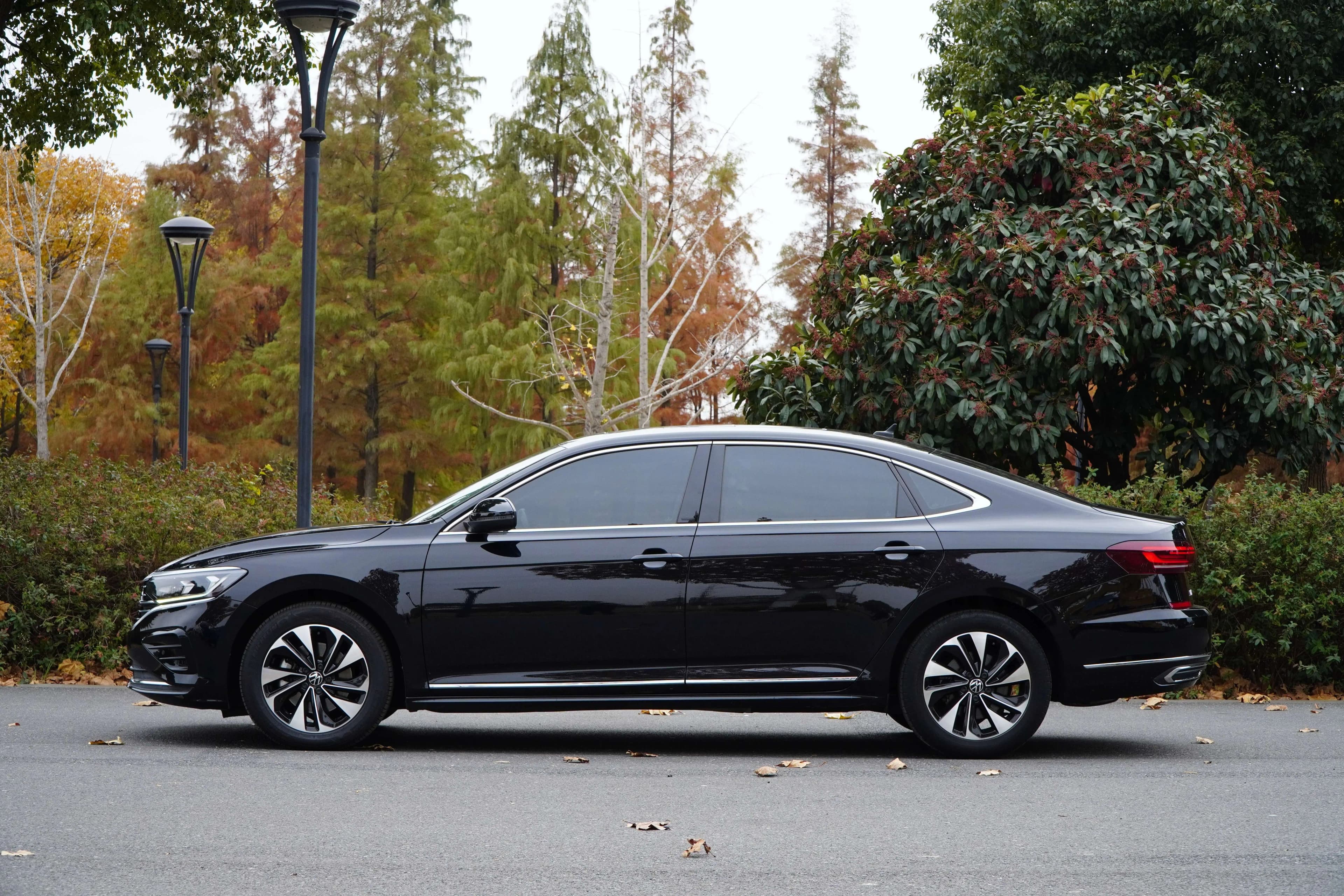 Volkswagen Passat 2021 г. 61006 км. — фото 3