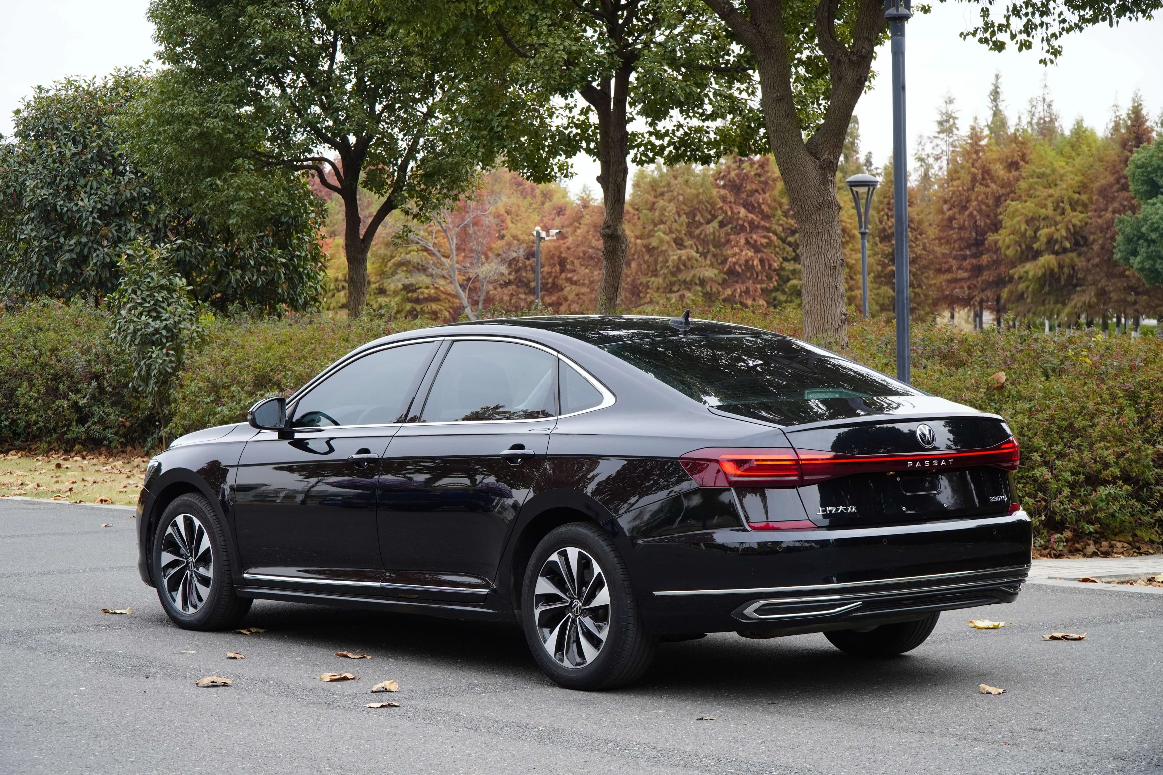 Volkswagen Passat 2021 г. 61006 км. — фото 4