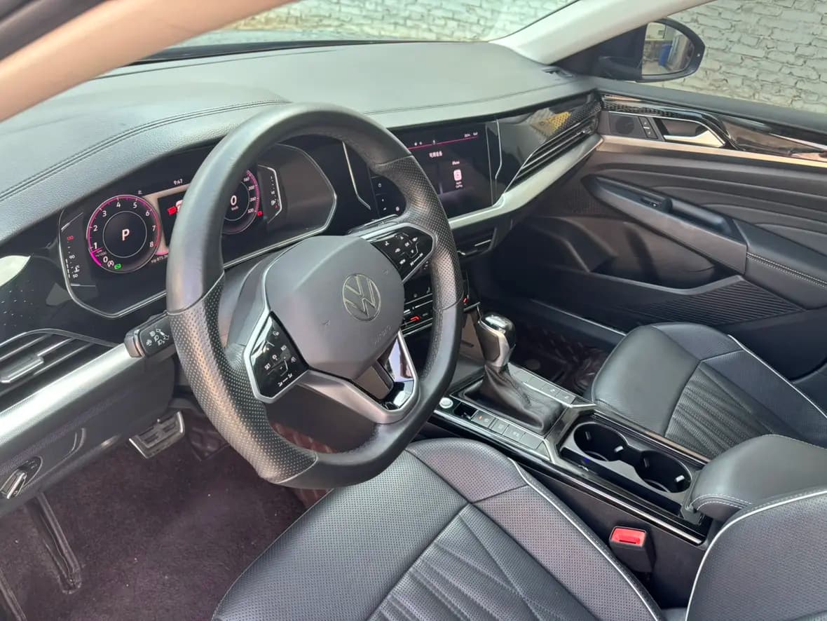 Volkswagen Passat 2022 г. 46007 км. — фото 11