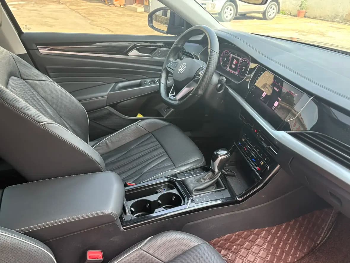 Volkswagen Passat 2022 г. 46007 км. — фото 9