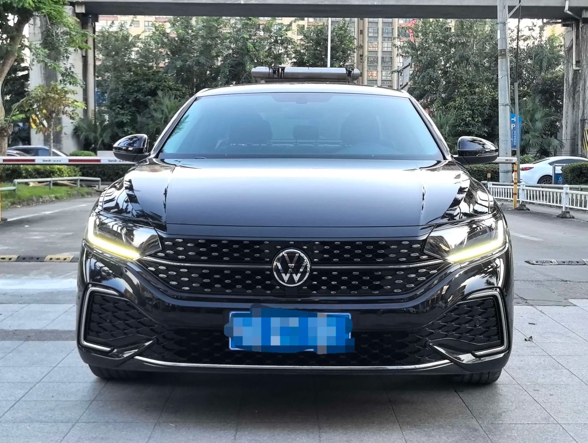 Volkswagen Passat 2023 г. 30008 км. — фото 2