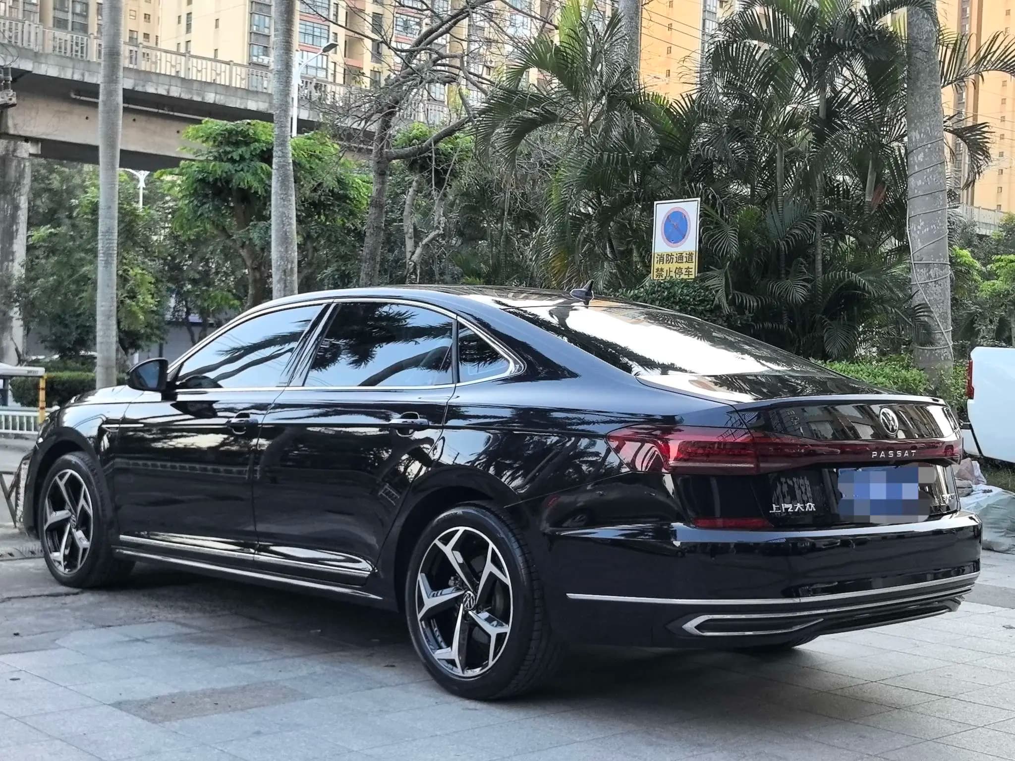 Volkswagen Passat 2023 г. 30008 км. — фото 4
