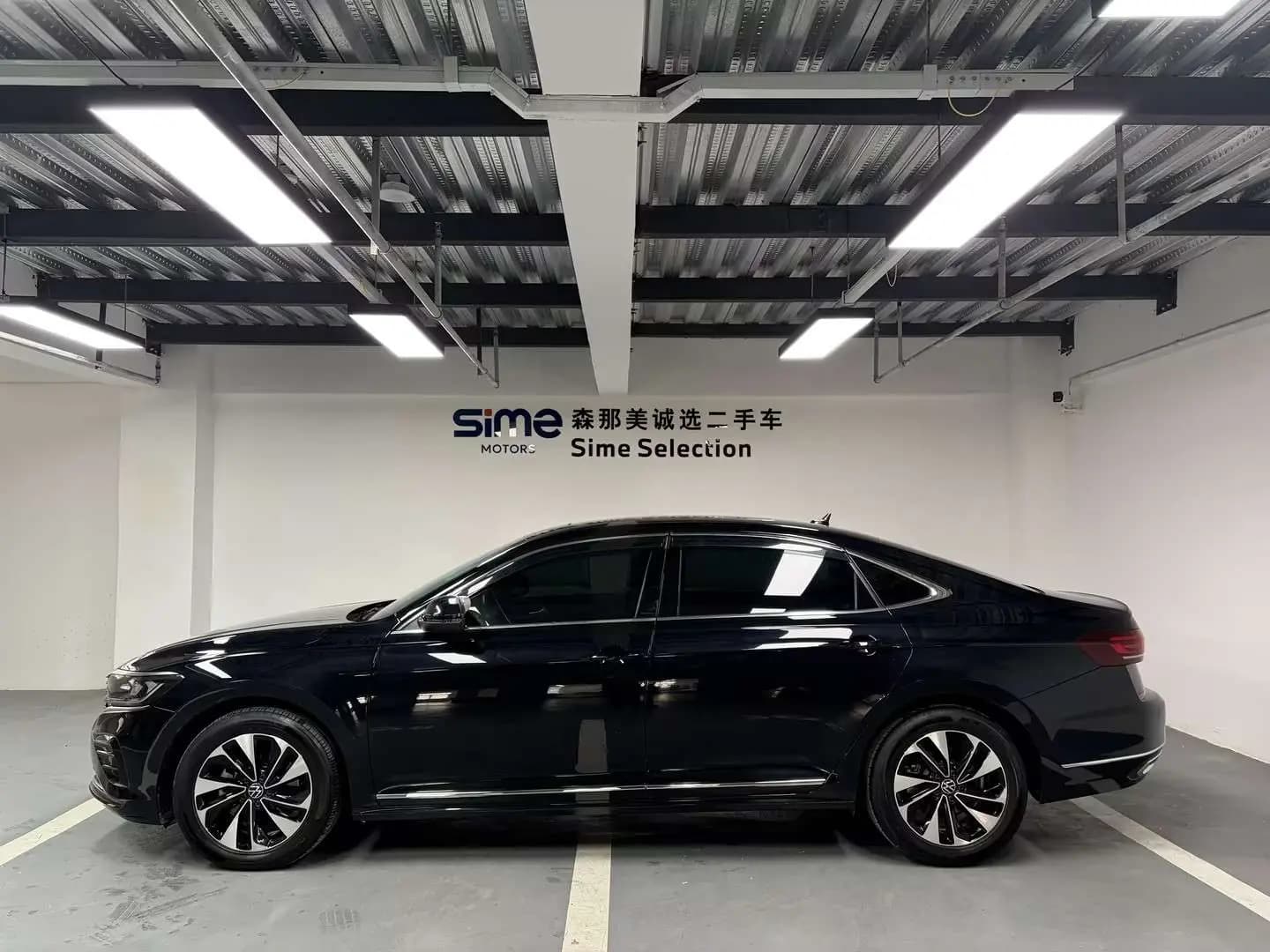 Volkswagen Passat 2023 г. 67010 км. — фото 3
