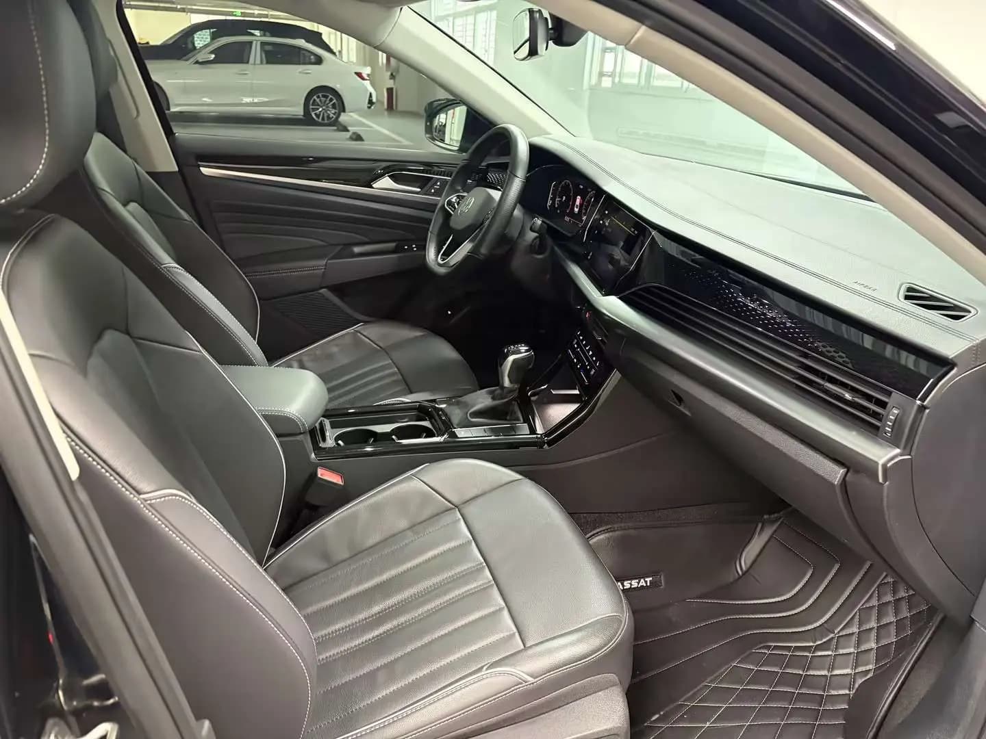 Volkswagen Passat 2023 г. 67010 км. — фото 6