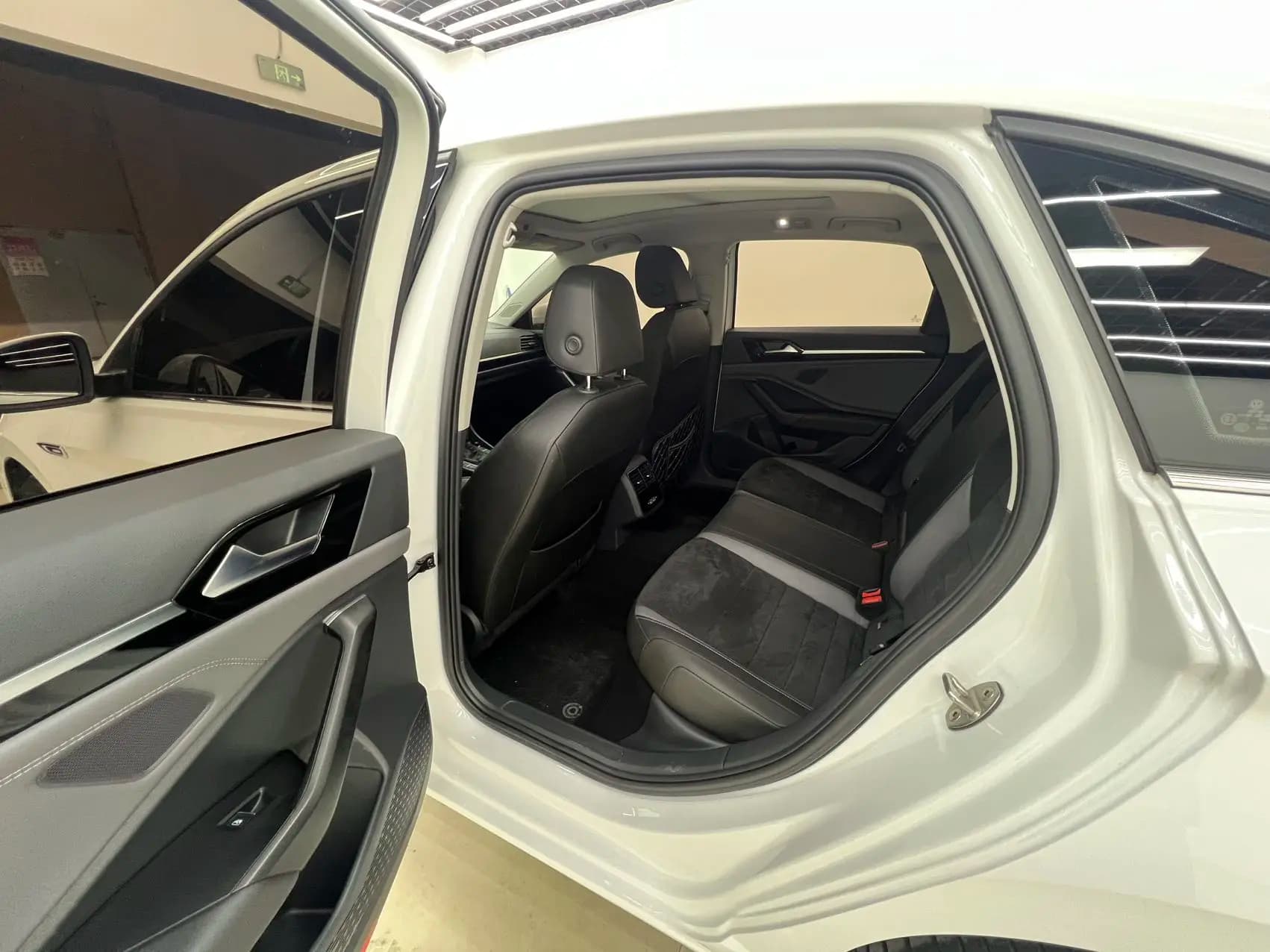 Volkswagen Sagitar 2021 г. 34119 км. — фото 19
