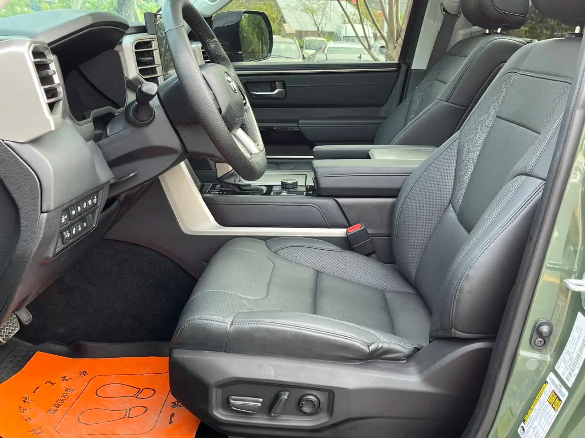 Toyota Sequoia 2023 г. 41084 км. — фото 15