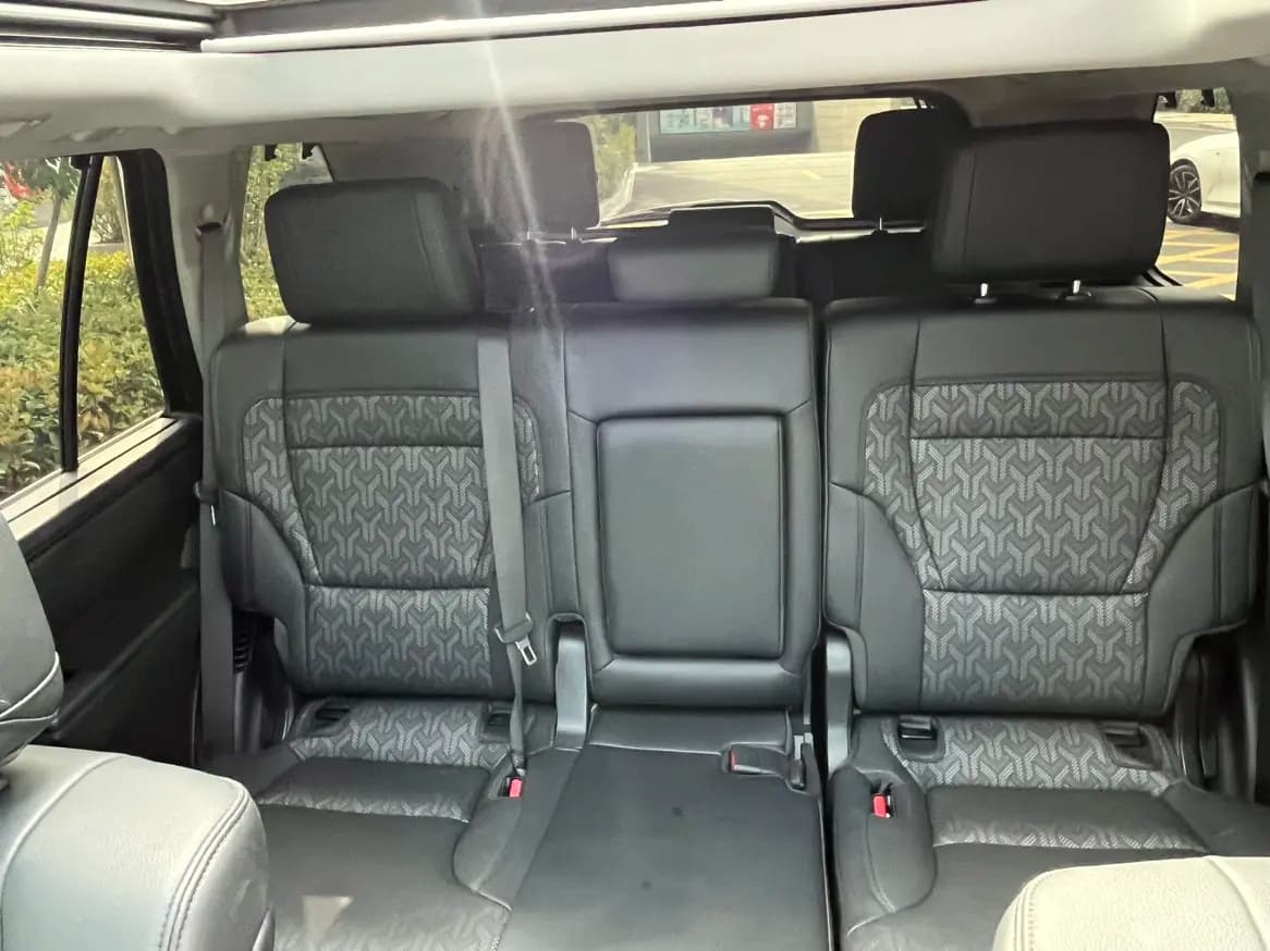 Toyota Sequoia 2023 г. 41084 км. — фото 17