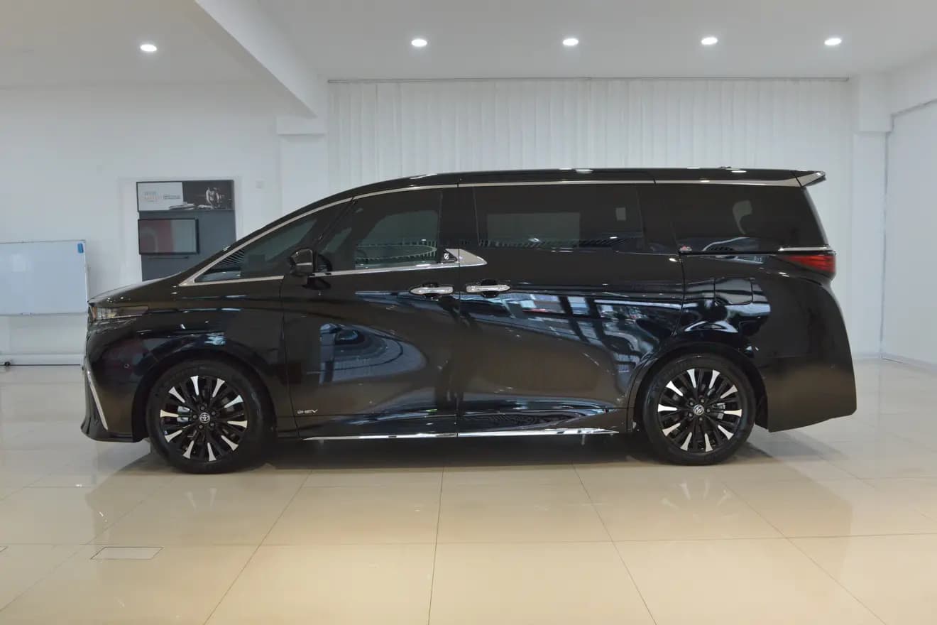 Toyota Alphard 2024 г. 49001 км. — фото 6