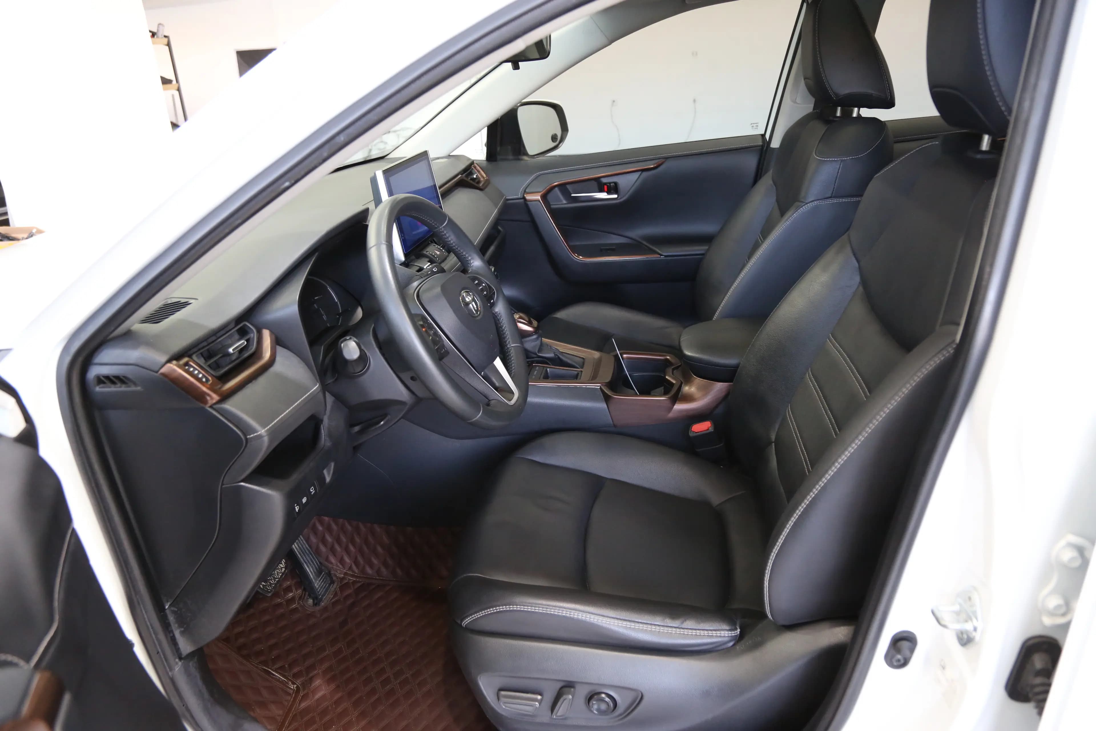 Toyota RAV4 2021 г. 27089 км. — фото 15