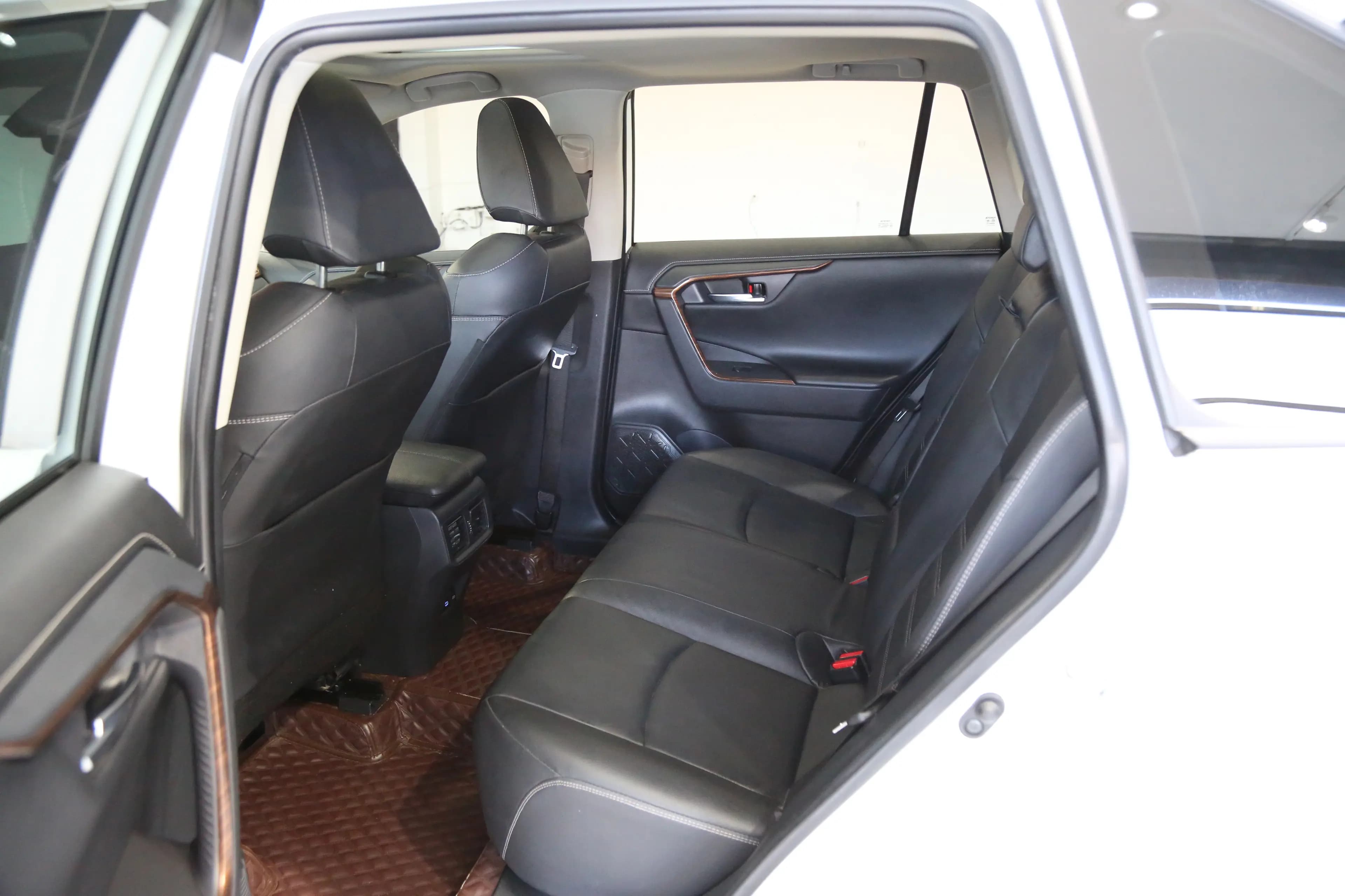 Toyota RAV4 2021 г. 27089 км. — фото 16