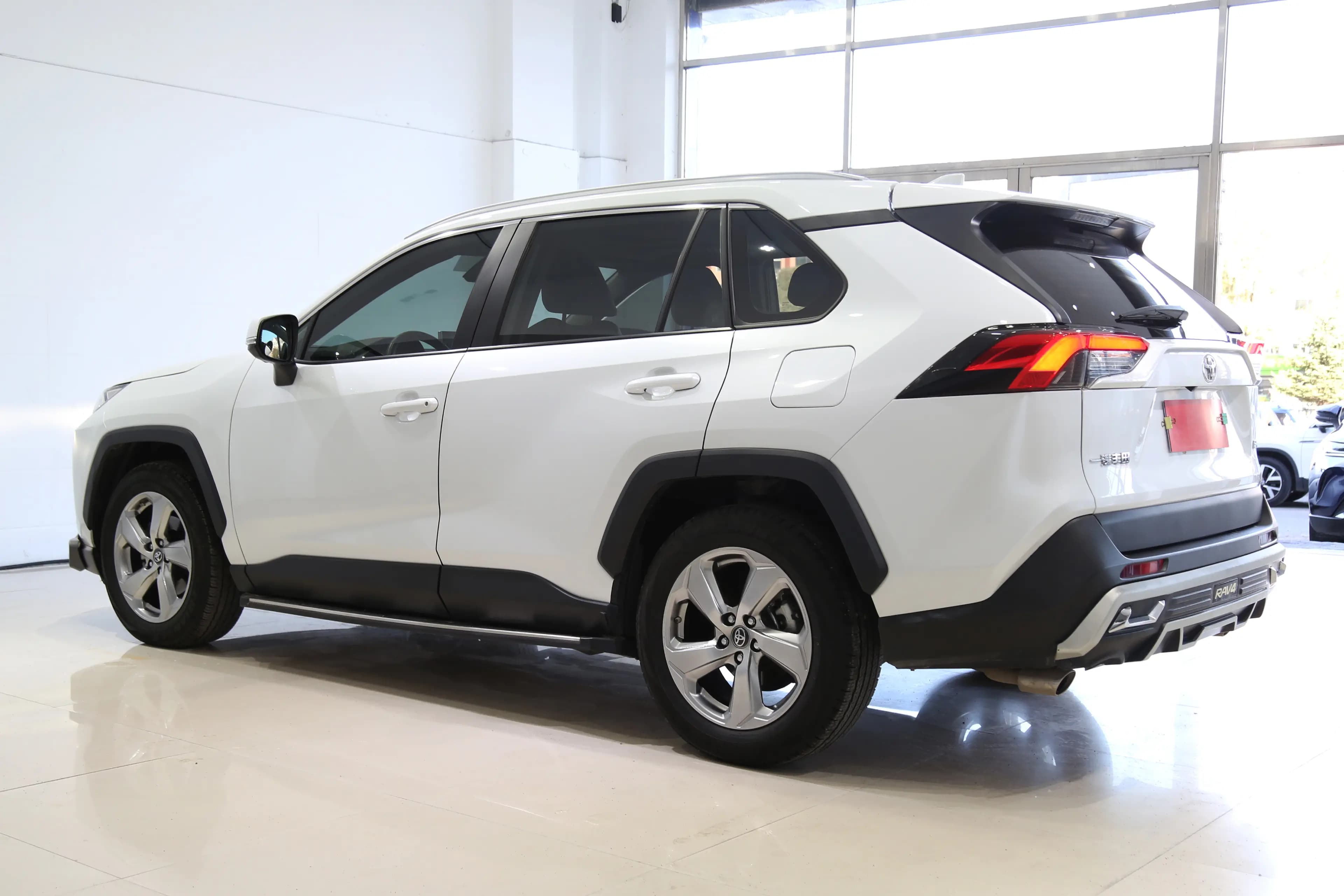 Toyota RAV4 2021 г. 27089 км. — фото 3