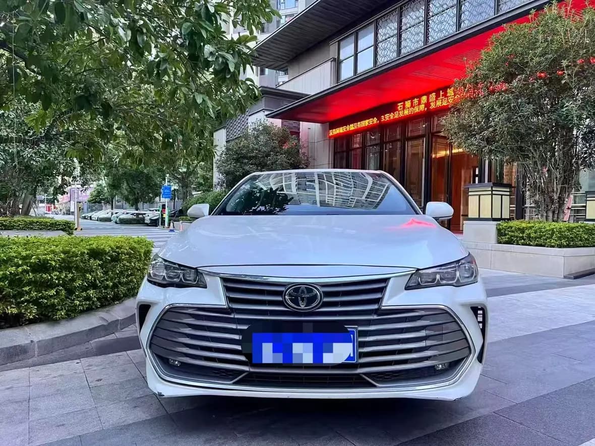 Toyota Avalon 2022 г. 20107 км. — фото 2