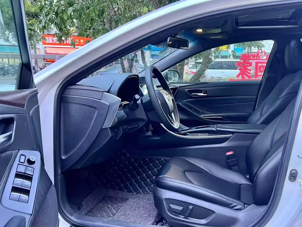 Toyota Avalon 2022 г. 20107 км. — фото 8