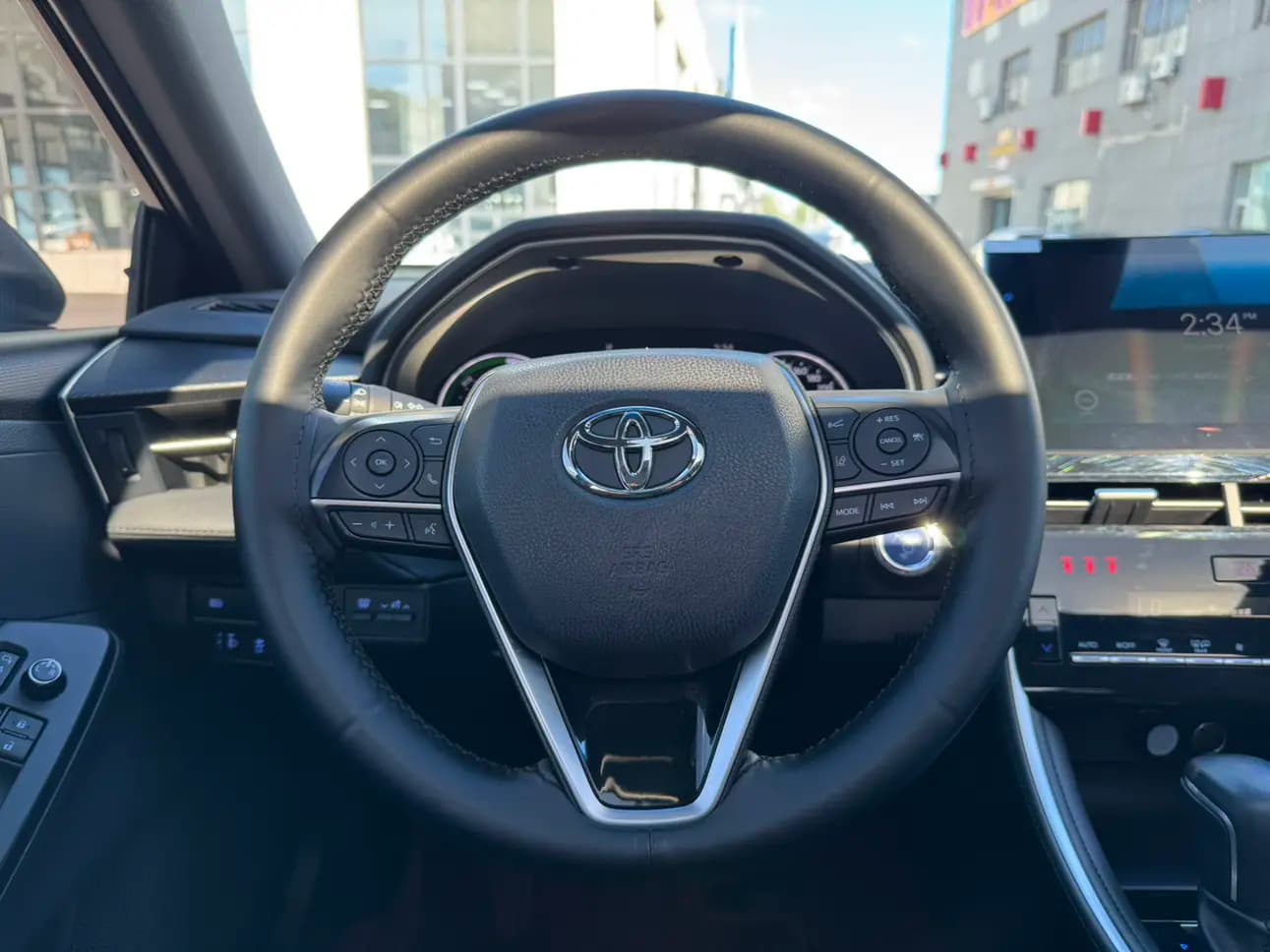 Toyota Avalon 2023 г. 50108 км. — фото 11