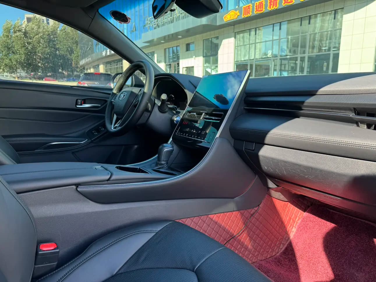 Toyota Avalon 2023 г. 50108 км. — фото 13