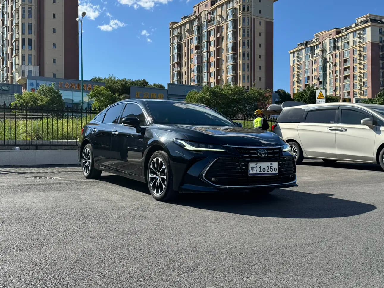 Toyota Avalon 2023 г. 50108 км. — фото 3