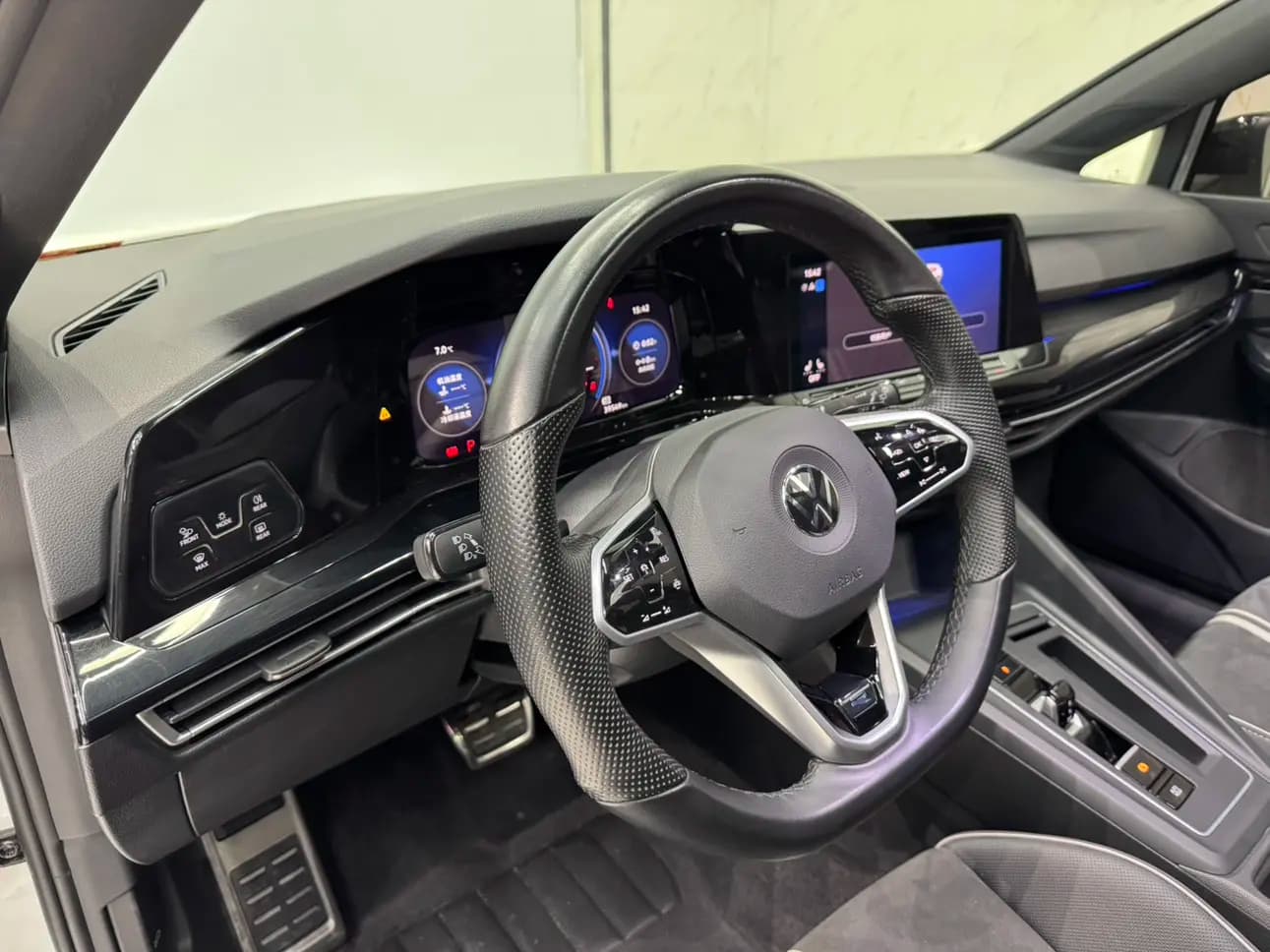 Volkswagen Golf 2021 г. 39132 км. — фото 12