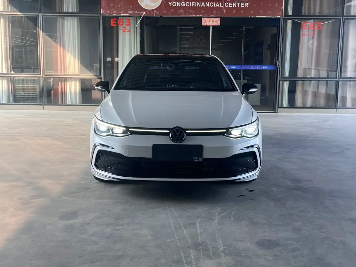 Volkswagen Golf 2022 г. 33633 км. — фото 2