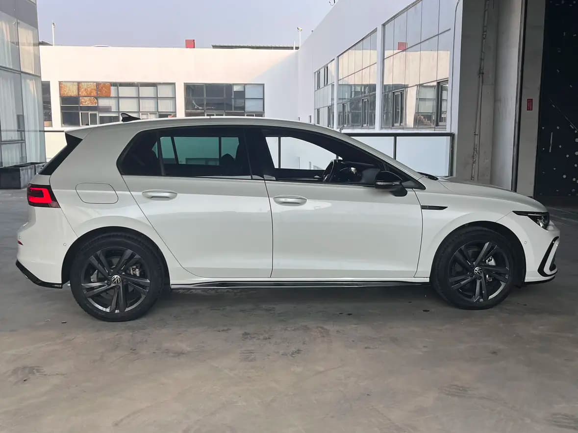 Volkswagen Golf 2022 г. 33633 км. — фото 8