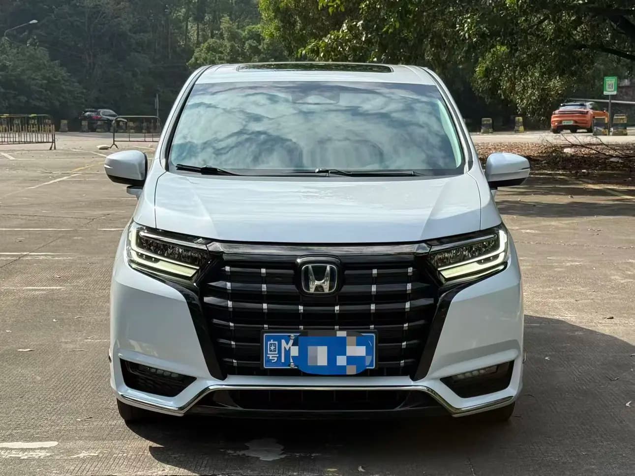 Honda Elysion 2024 г. 31075 км. — фото 2