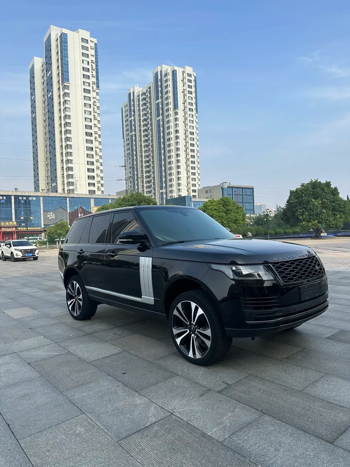 Land Rover Range rover 2022 г. 80132 км. — фото 3