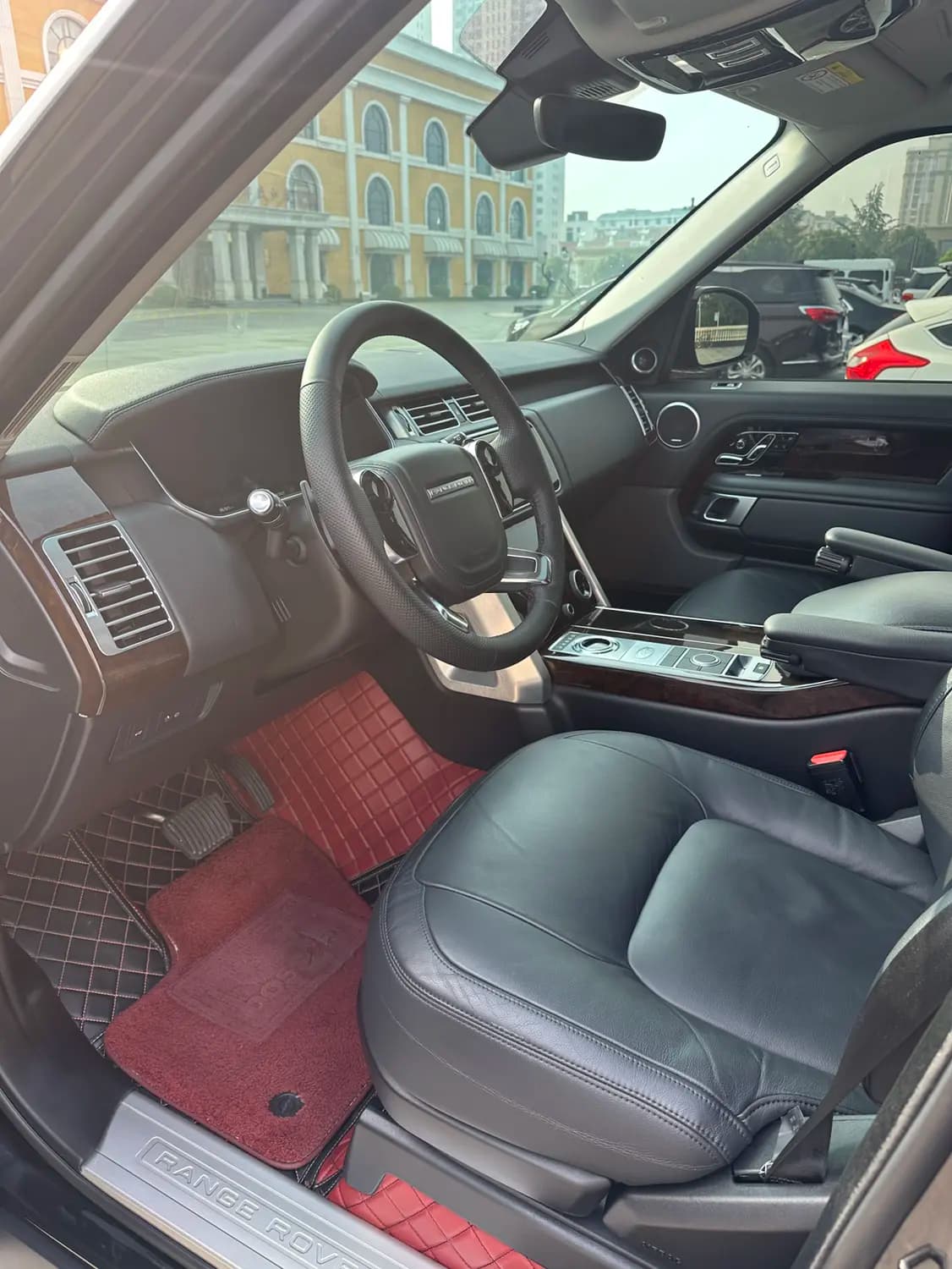 Land Rover Range rover 2022 г. 80132 км. — фото 26