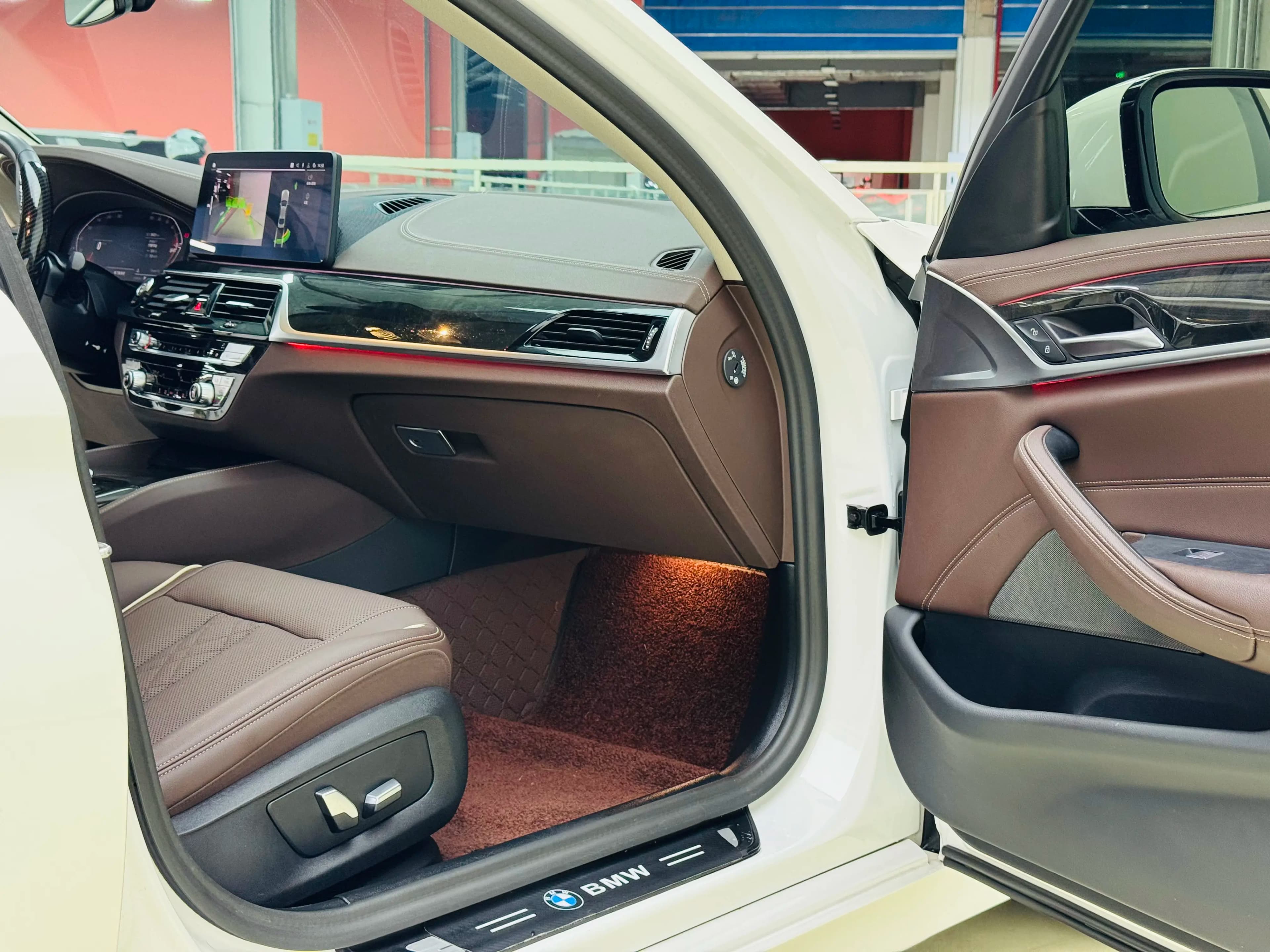 BMW 5 Series 2024 г. 38990 км. — фото 13