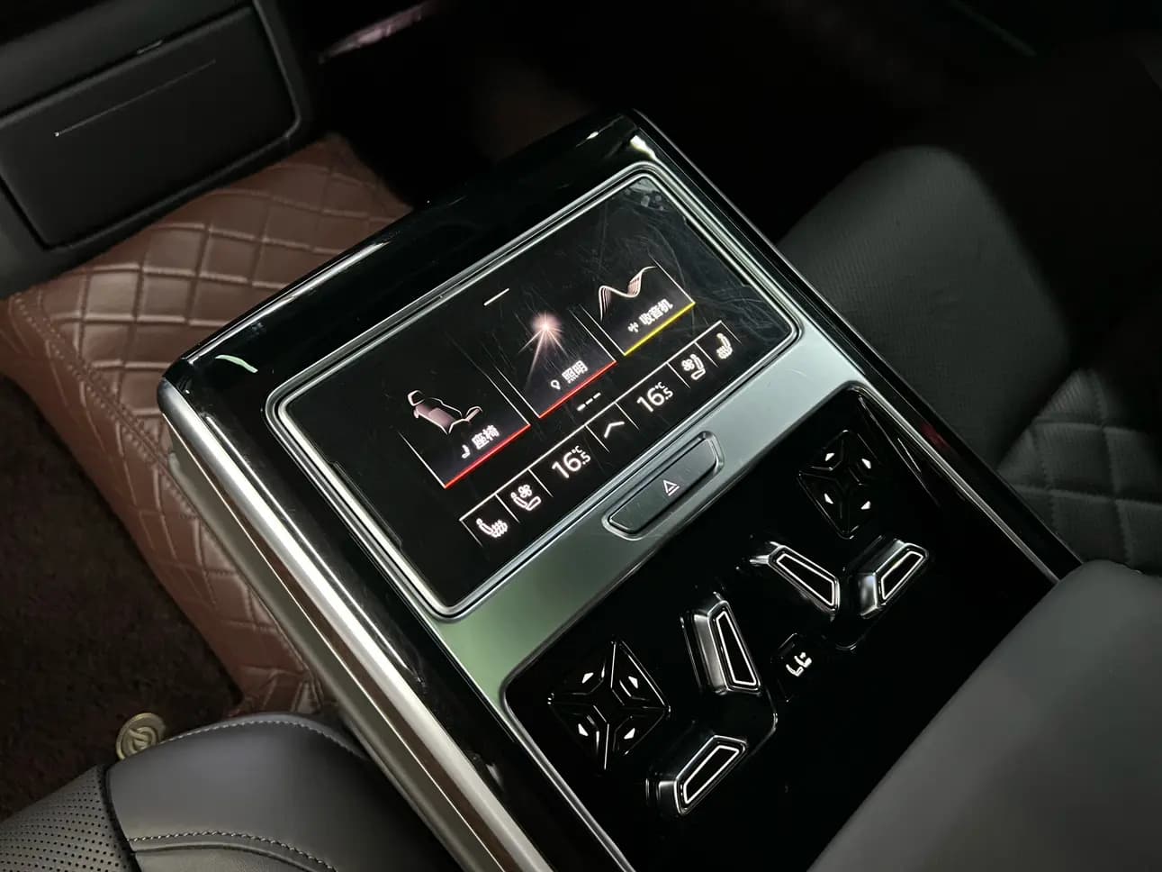 Audi A8 2021 г. 94017 км. — фото 8