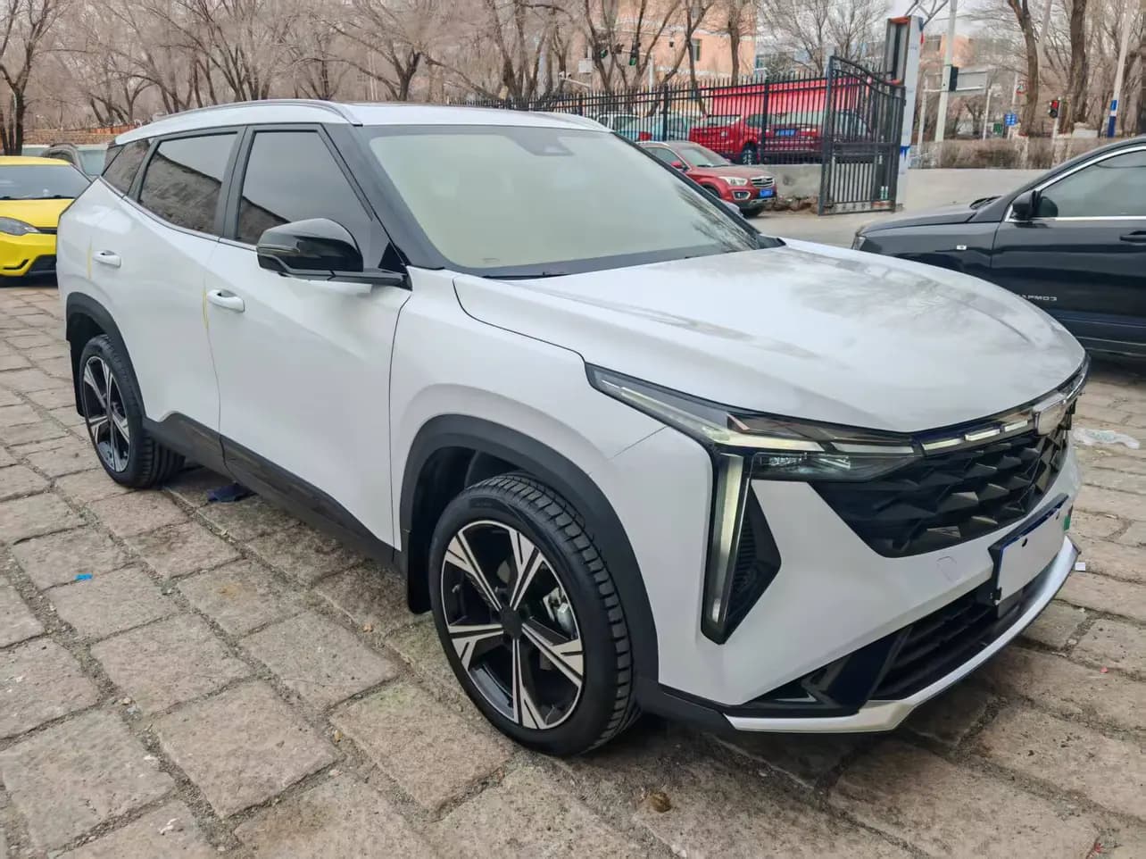 Geely Atlas 2024 г. 15147 км. — фото 3