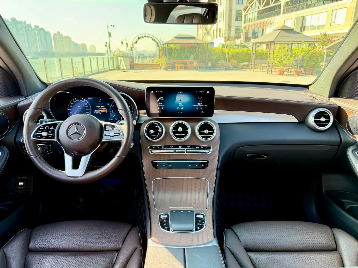 Mercedes-Benz GLC 2022 г. 57075 км. — фото 11