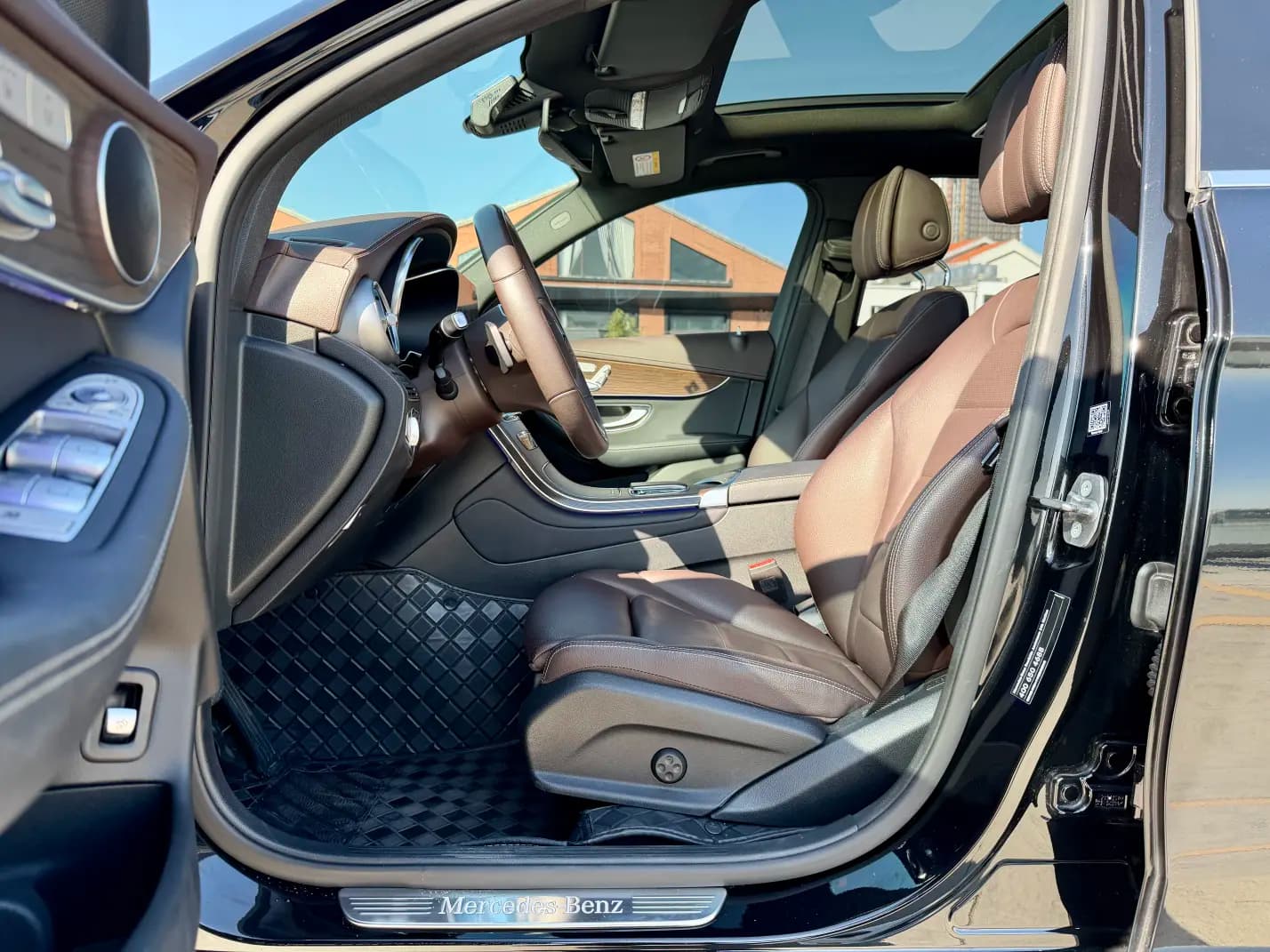 Mercedes-Benz GLC 2022 г. 57075 км. — фото 16
