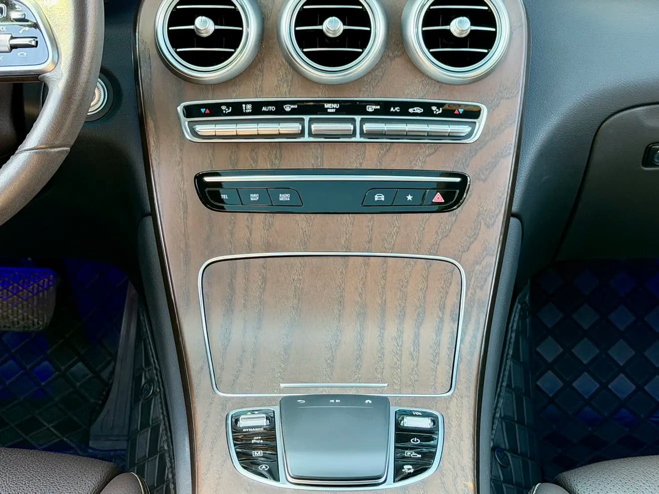 Mercedes-Benz GLC 2022 г. 57075 км. — фото 10