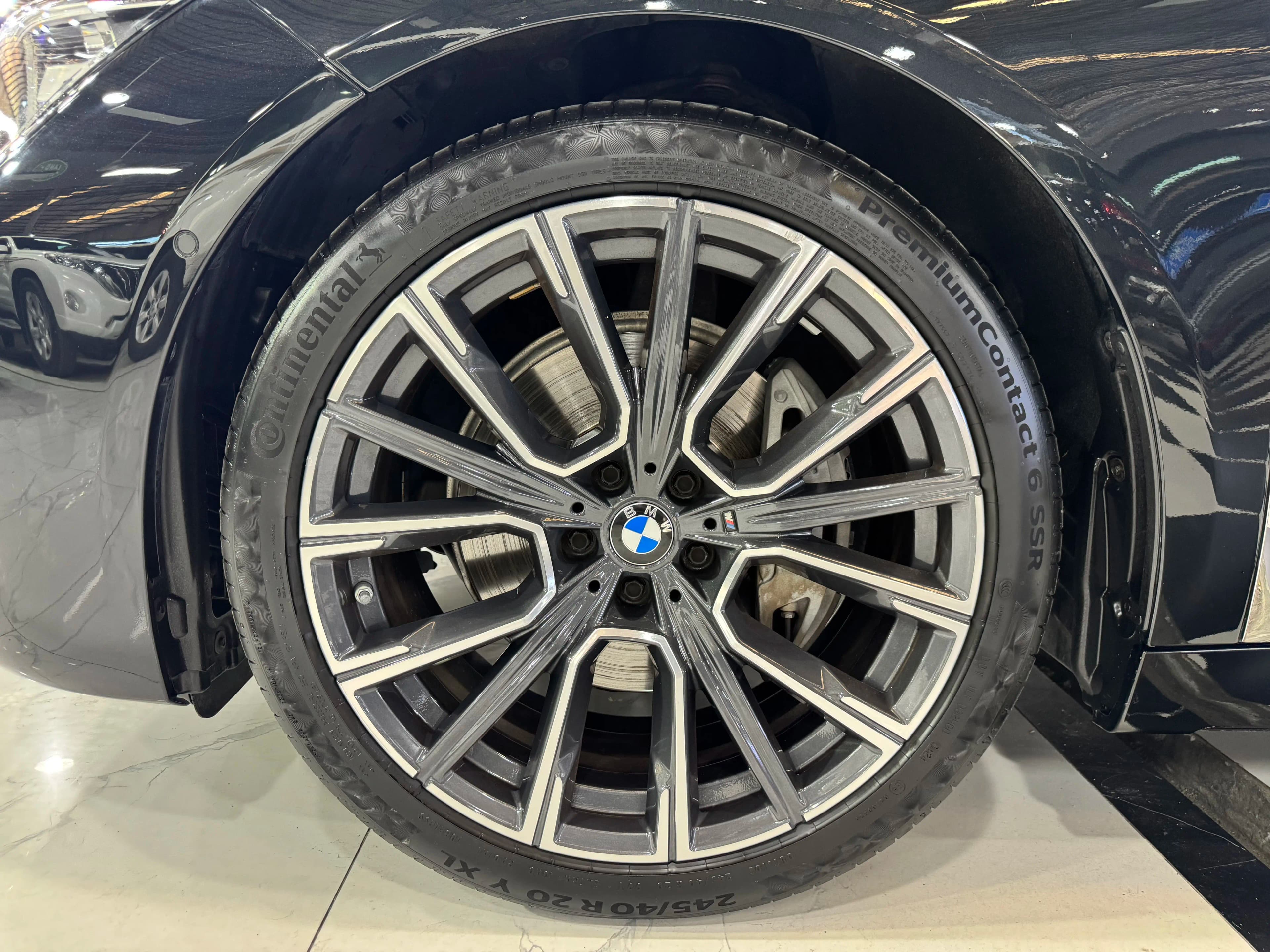 BMW 7 Series 2021 г. 50075 км. — фото 14