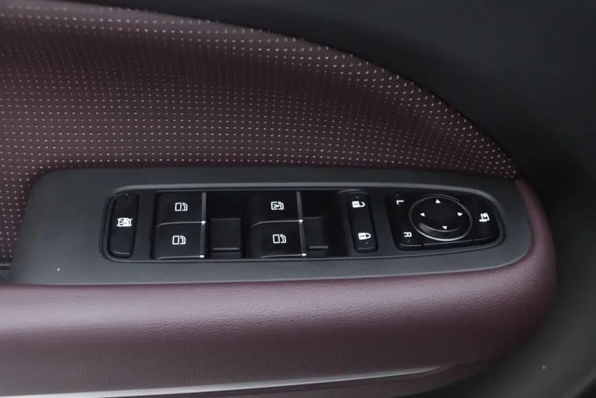 GAC Trumpchi M6 2023 г. 37700 км. — фото 12
