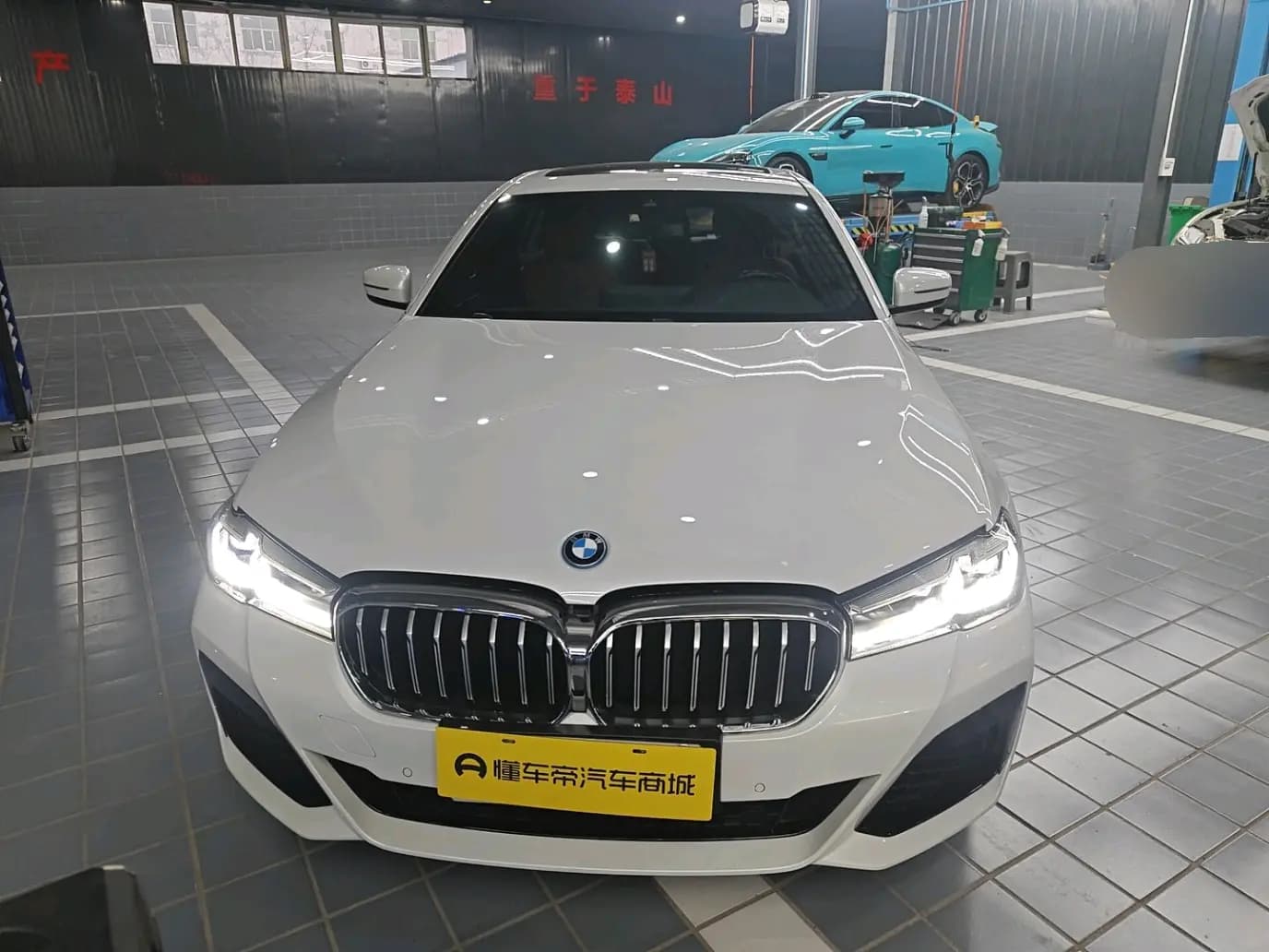 BMW 5 Series PHEV 2022 г. 47751 км. — фото 2