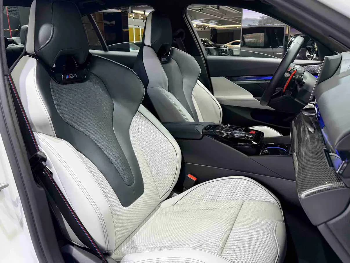 BMW M5 PHEV 2025 г. 6403 км. — фото 13
