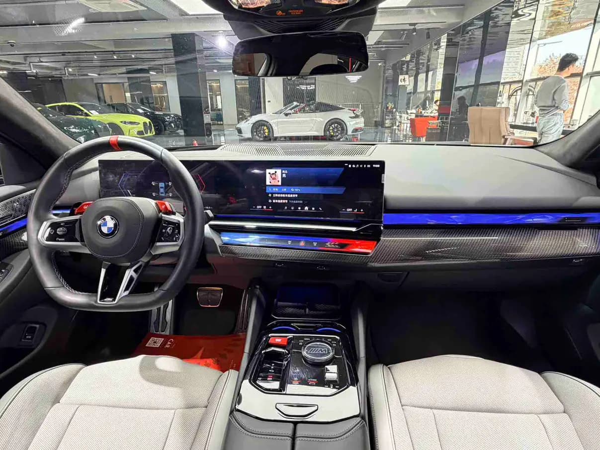 BMW M5 PHEV 2025 г. 6403 км. — фото 9